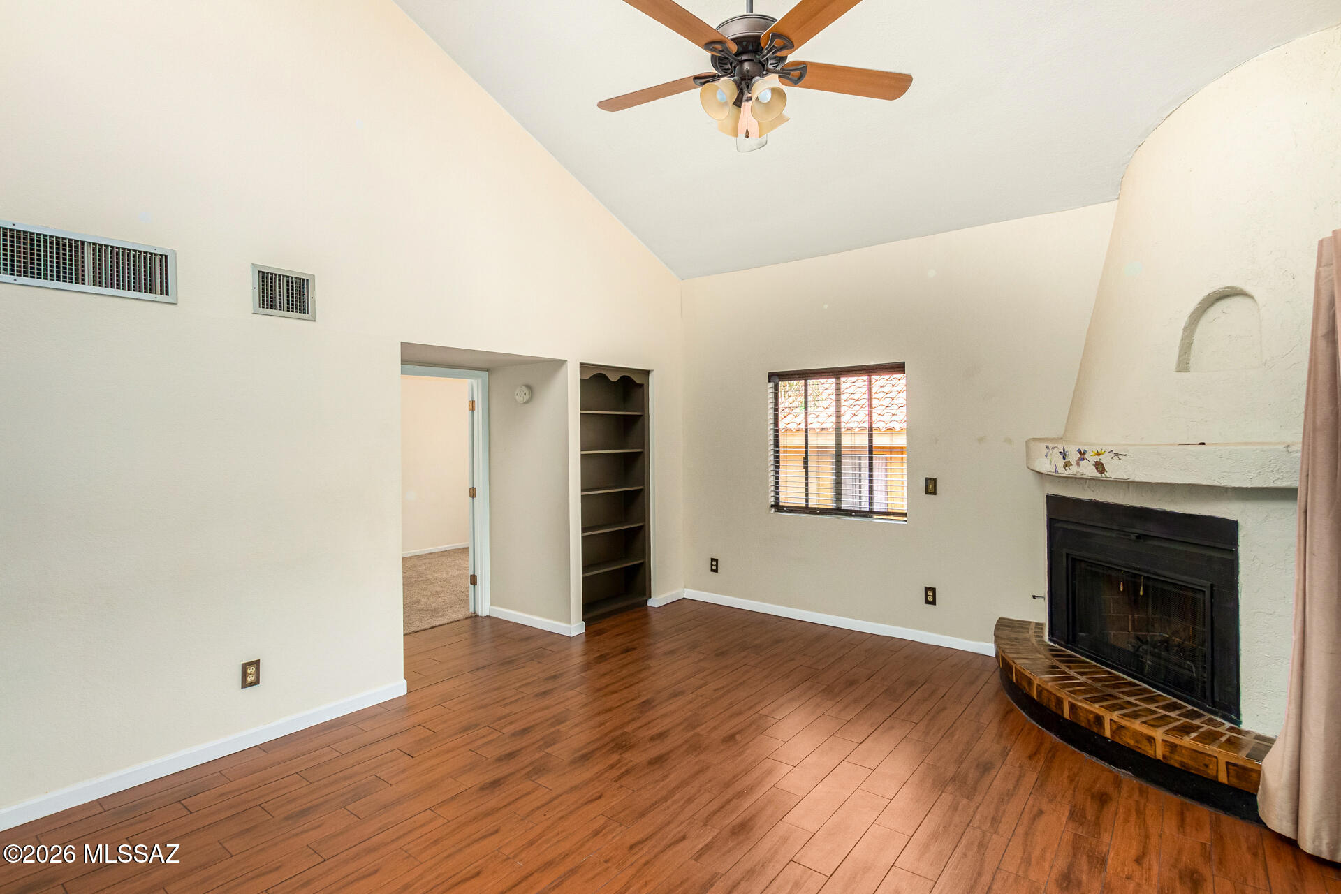 Las Casas Bellas Condo (1-44) - Residential Lease