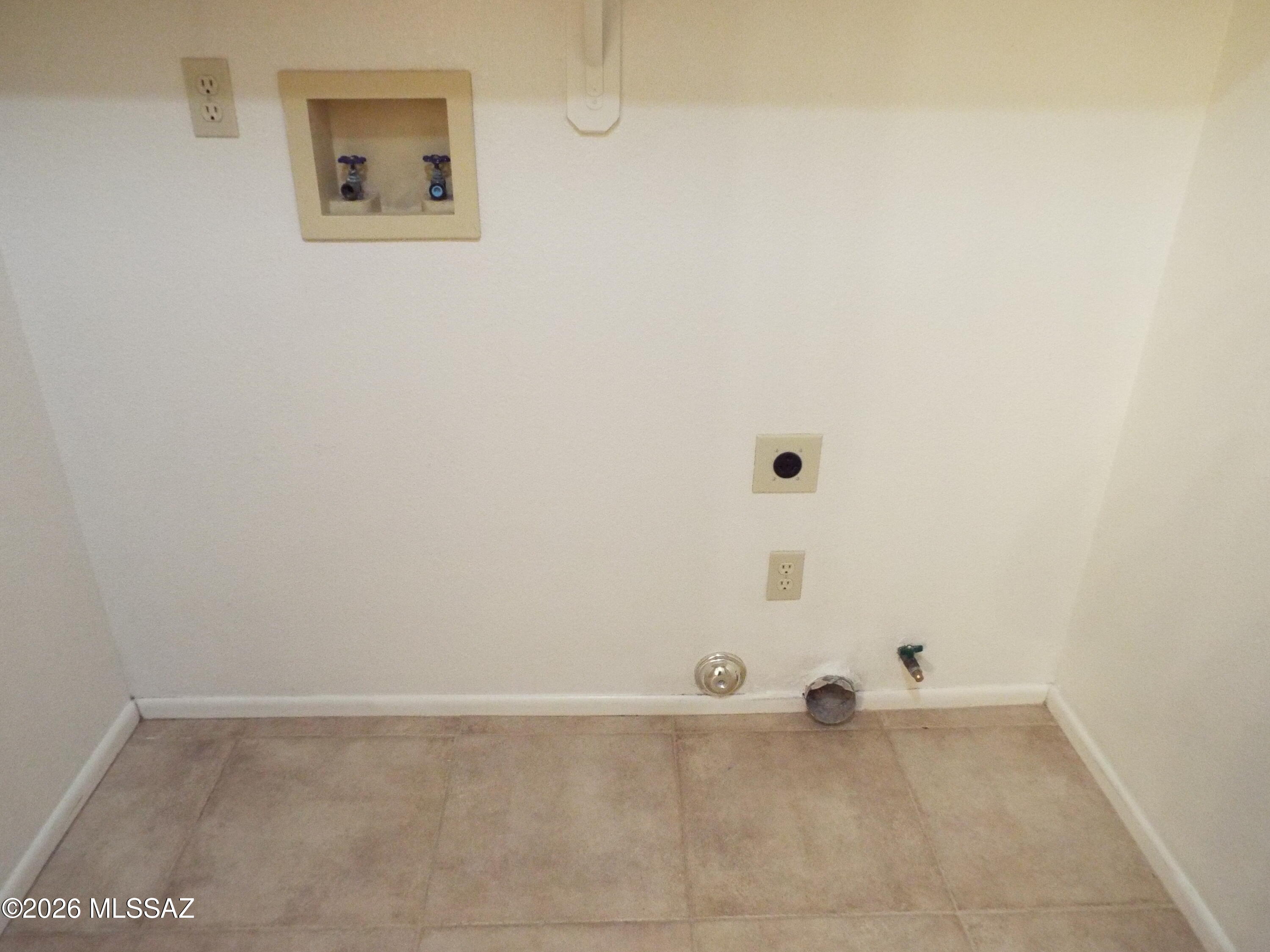 Elliott Homes At Rita Ranch (1-521) - Residential