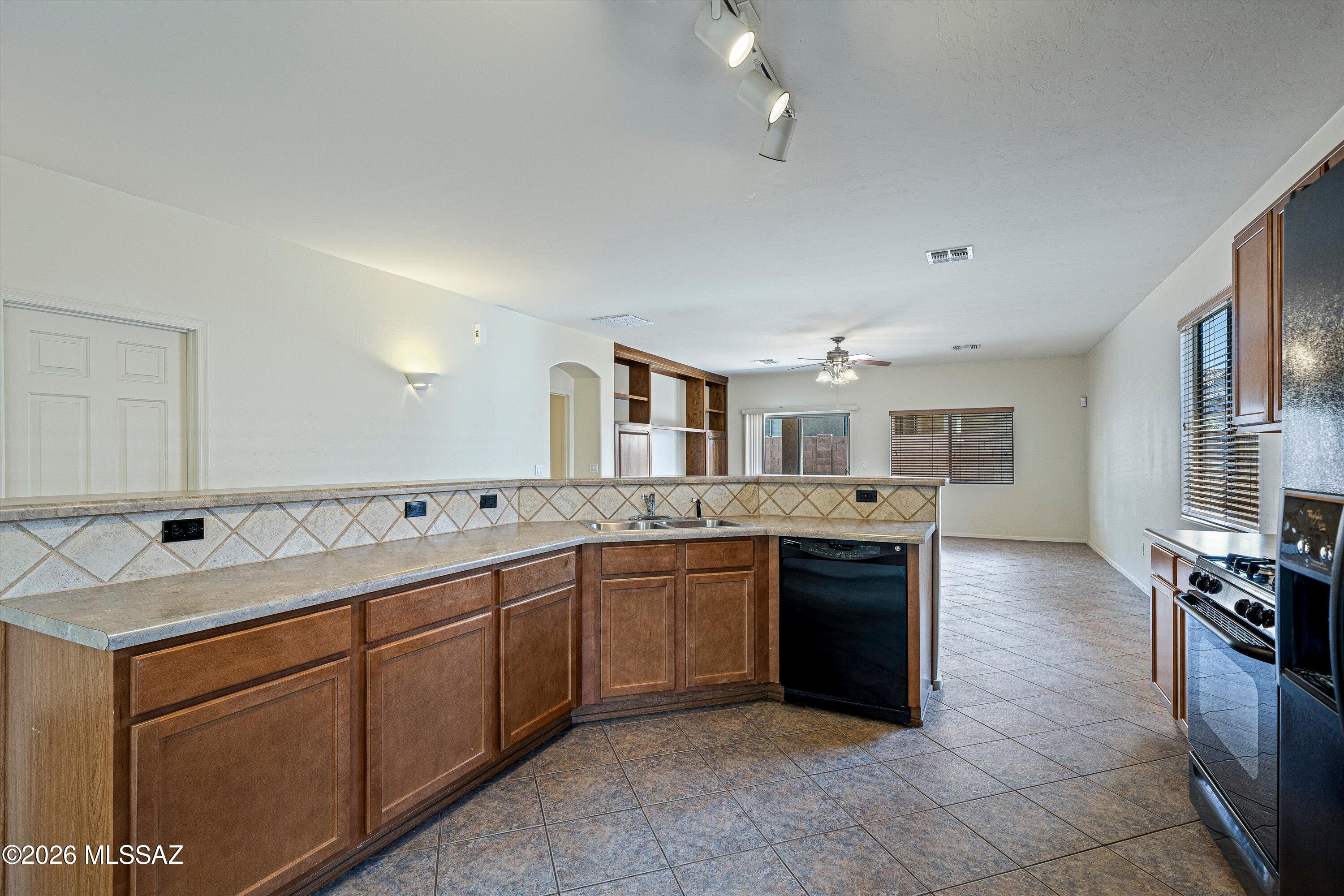 Rancho Del Lago (1-100) - Residential