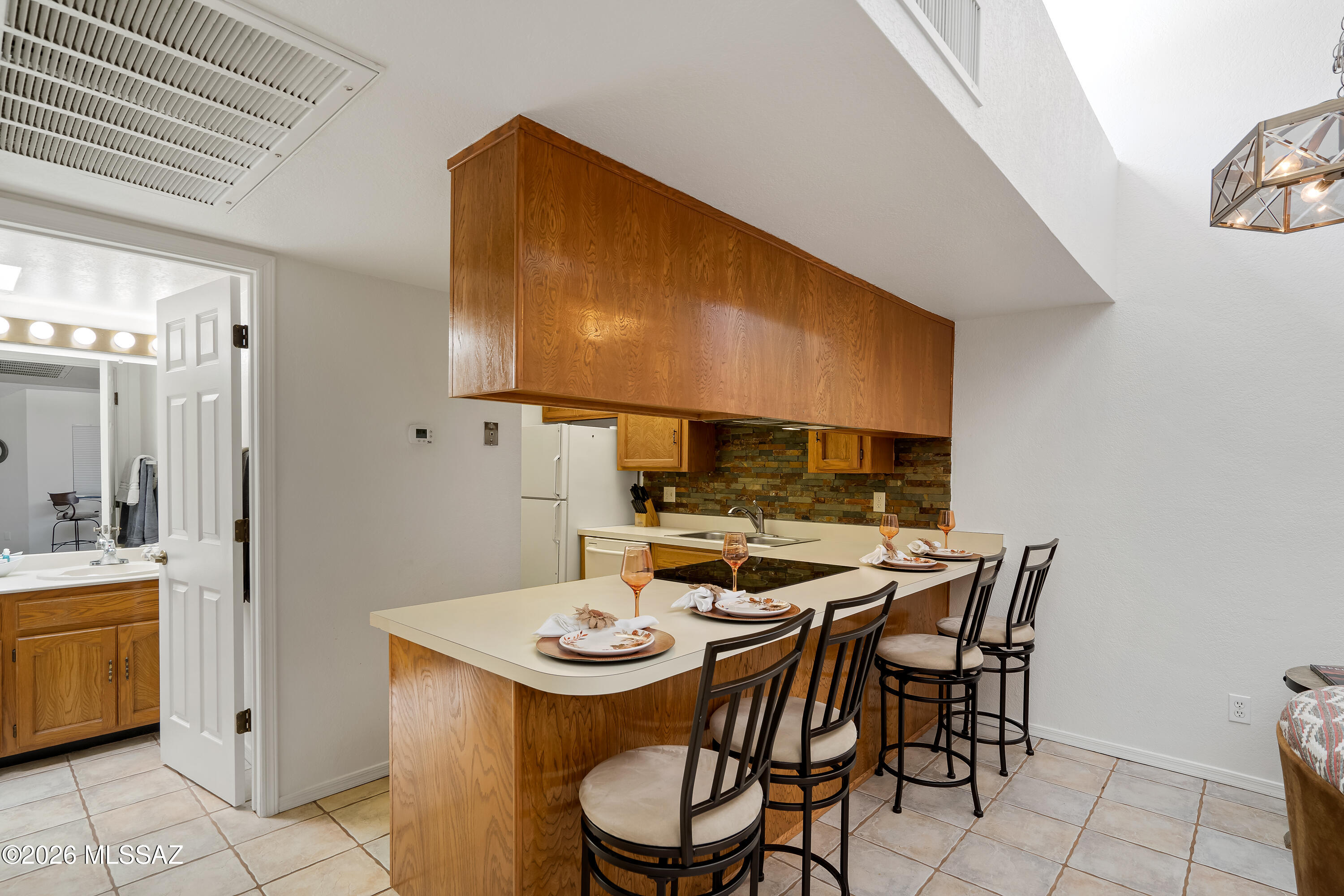 Casitas Real Condos. - Residential