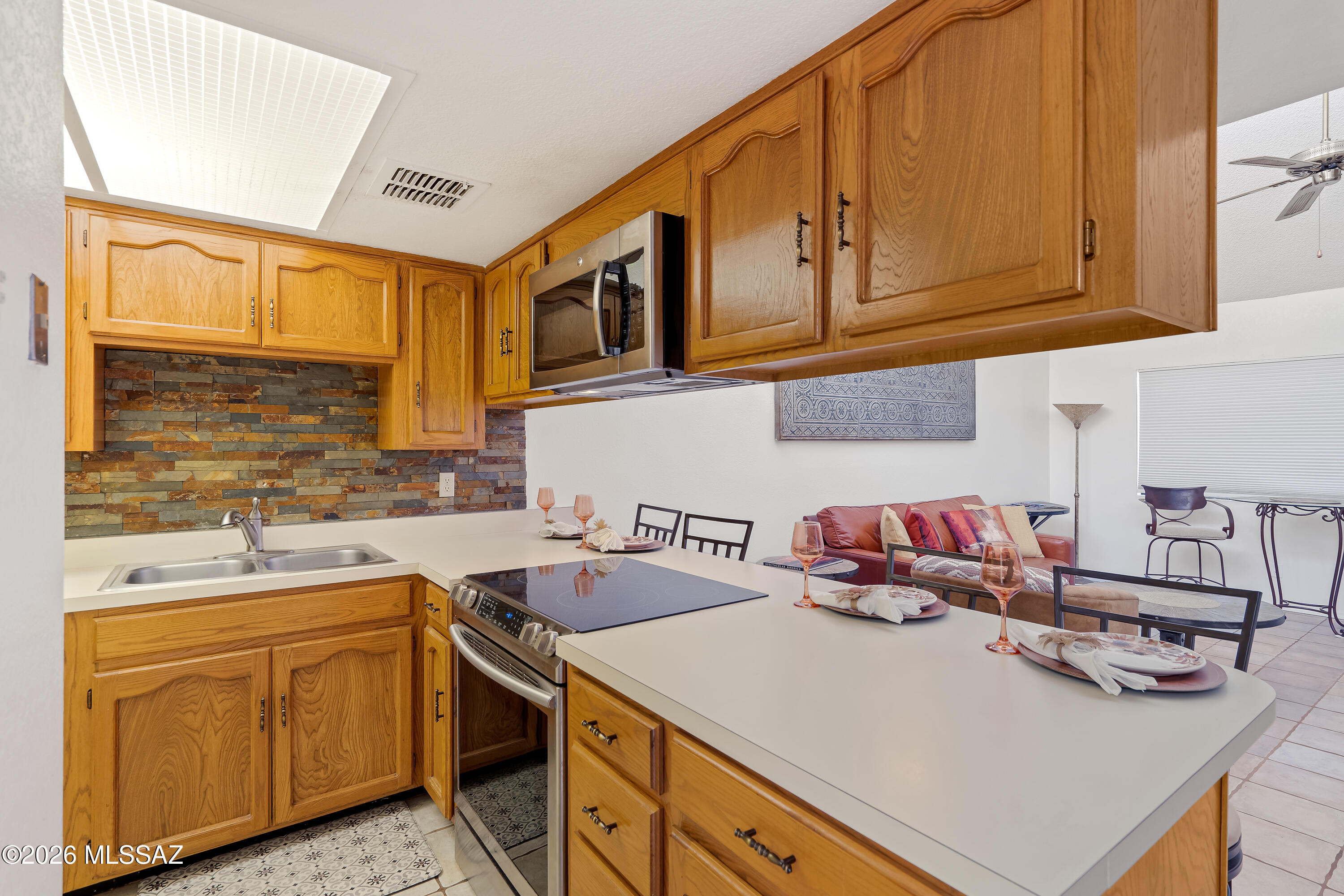 Casitas Real Condos. - Residential