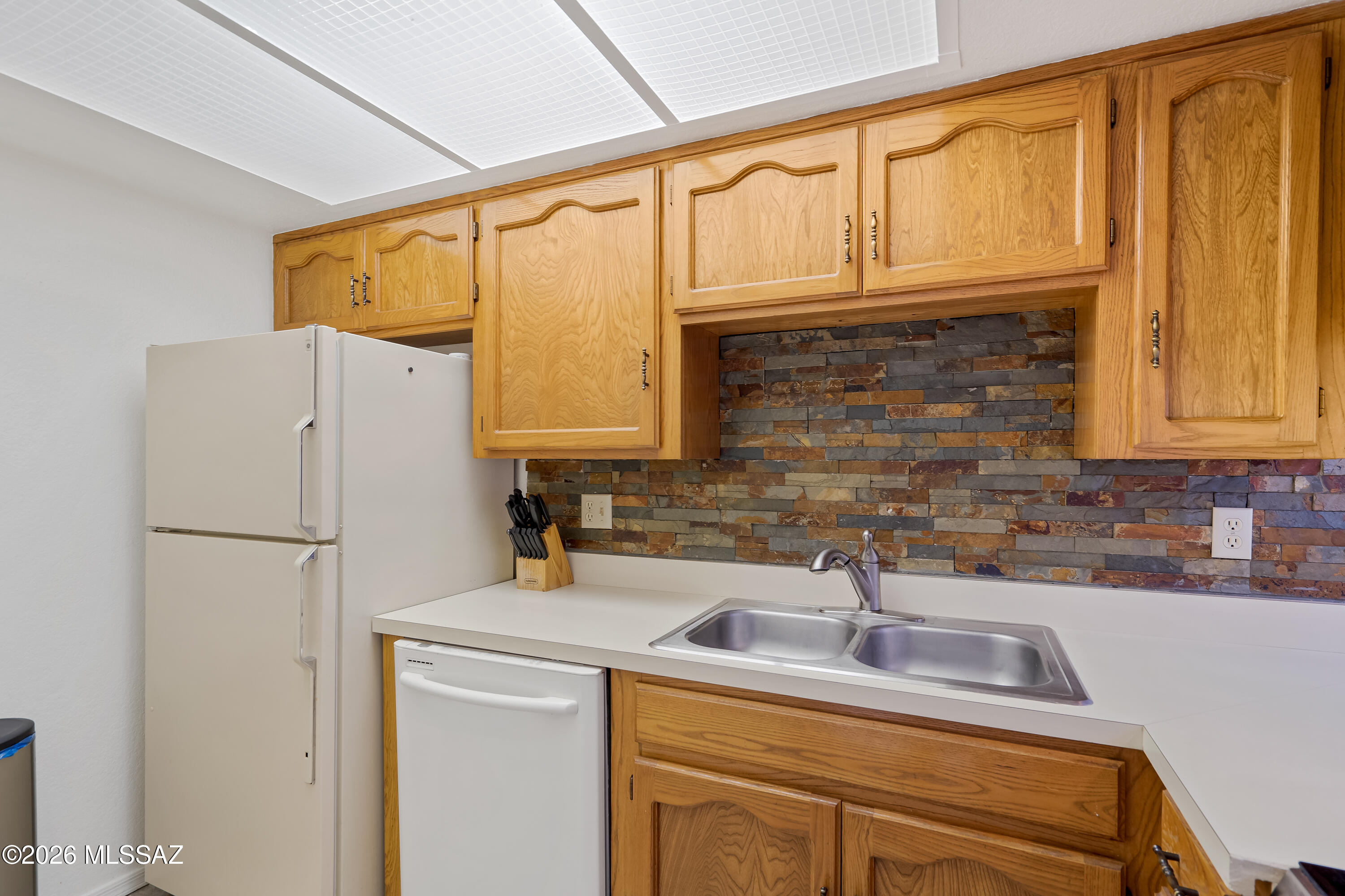Casitas Real Condos. - Residential