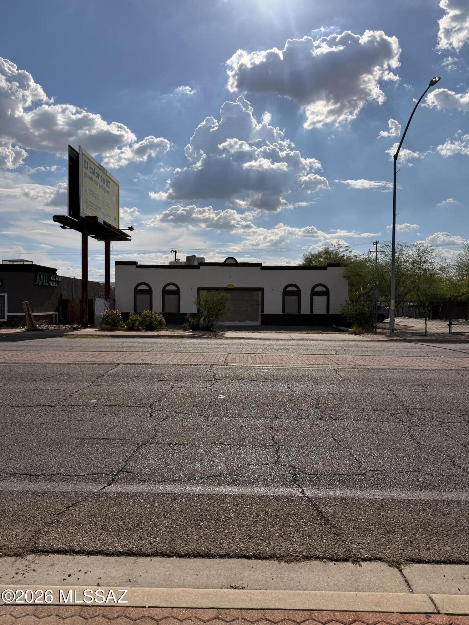 Bring your vision and unlock the potential of this outstanding value-add opportunity! This ±3,736 SF freestanding commercial building on busy S. 6th Avenue offers excellent visibility and quick access to I-10.

Ideal for contractors, service businesses, automotive users, tradespeople, or owner-users looking to customize a space to fit their operation. Features include three-phase power, a fenced rear yard with additional parking, and two parking spaces in front. The seller is open to discussing improvements as part of the transaction, providing added flexibility to help bring a vision to life. 

Zoned SB-2A and located within an Opportunity Zone, this property offers exceptional potential for an owner-user or value-add investor.