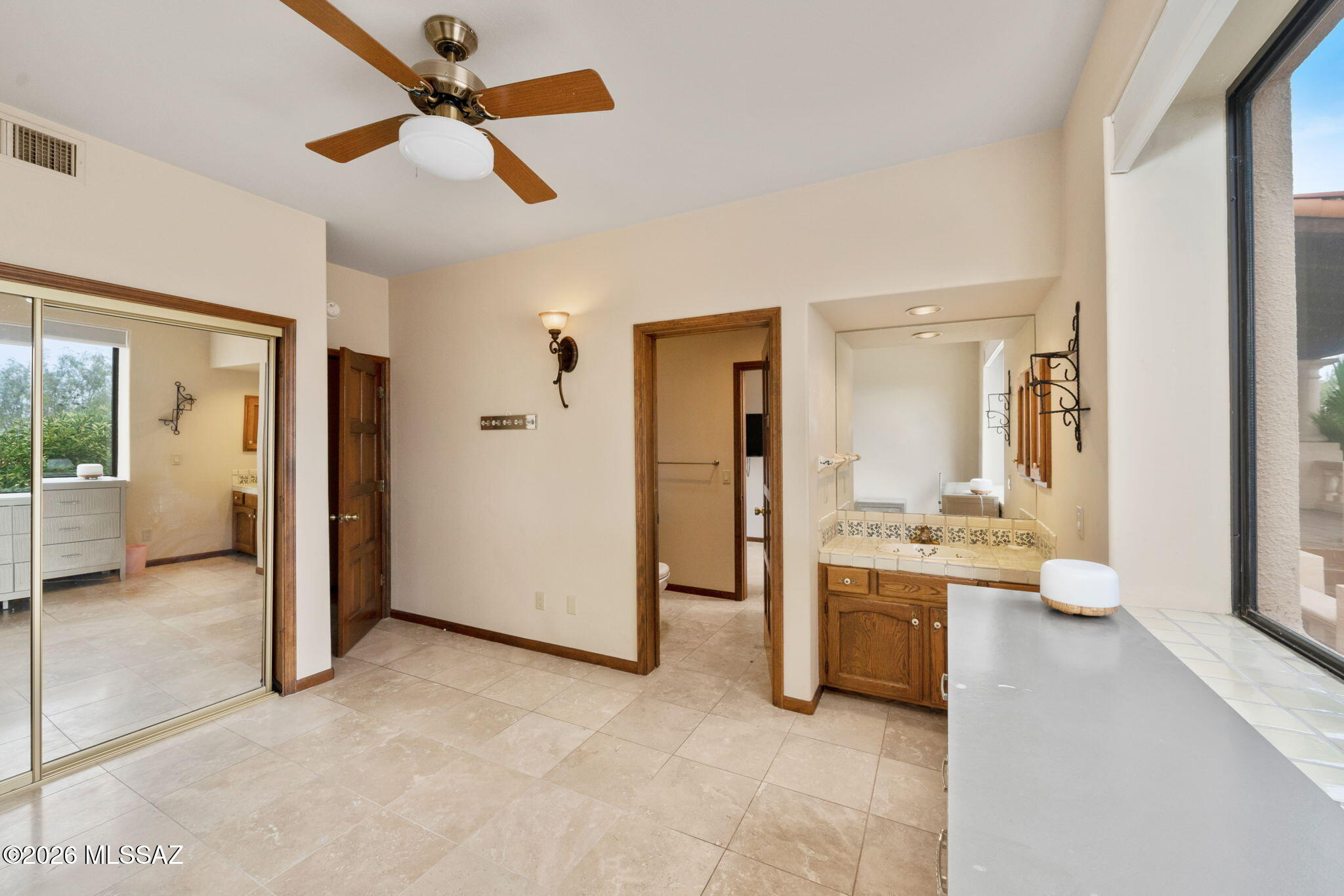 Finisterra II (211-302) - Residential