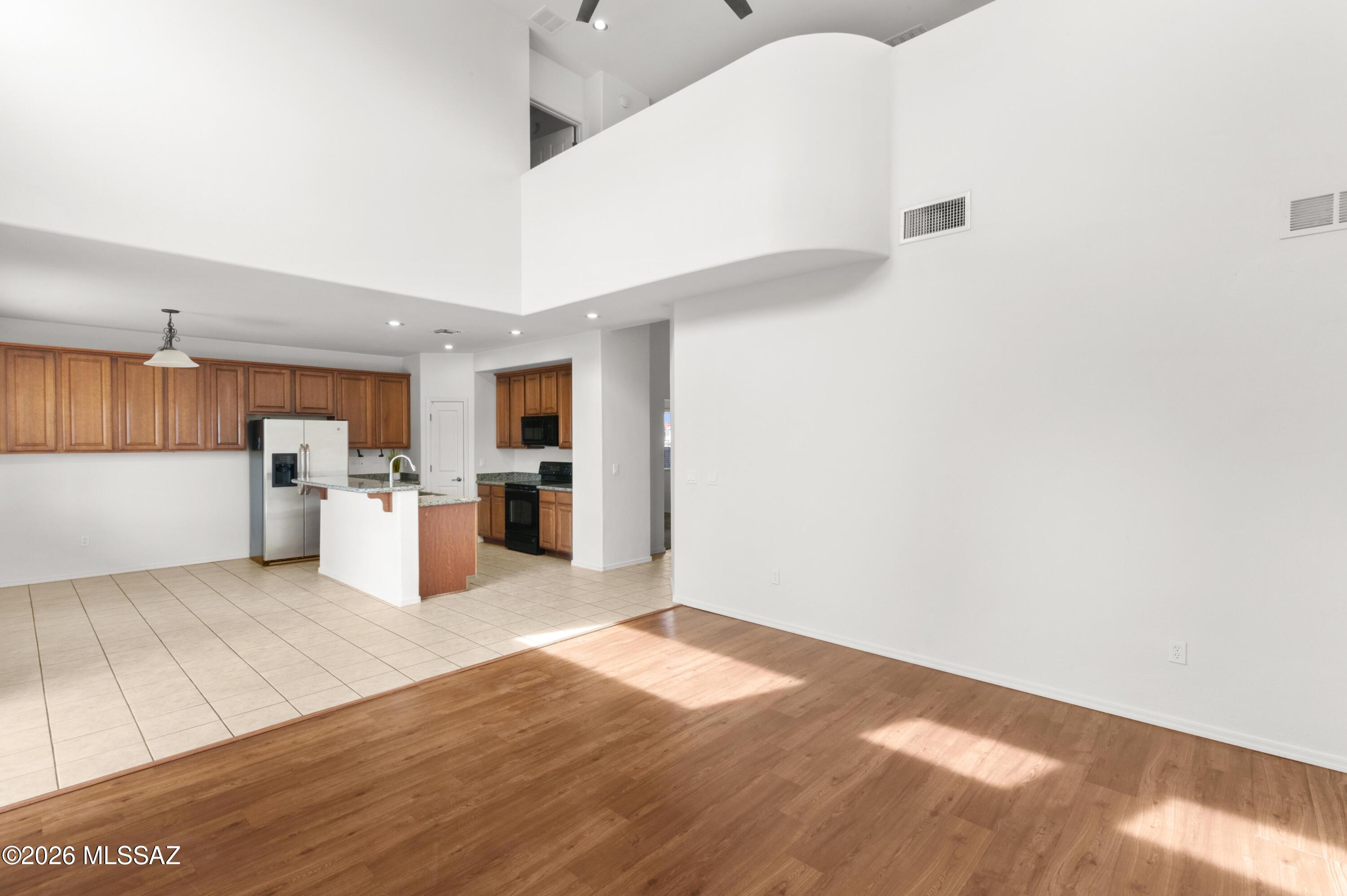 Paseo Estrella (1-104) - Residential