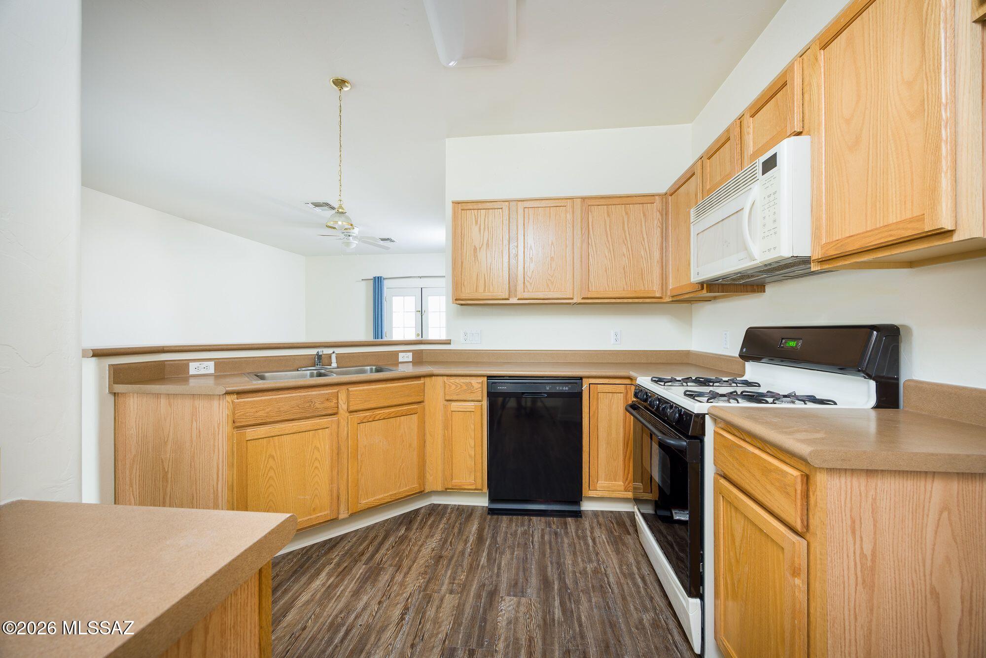 Continental Reserve Blk. 7 & 8 (1-82) - Residential Lease
