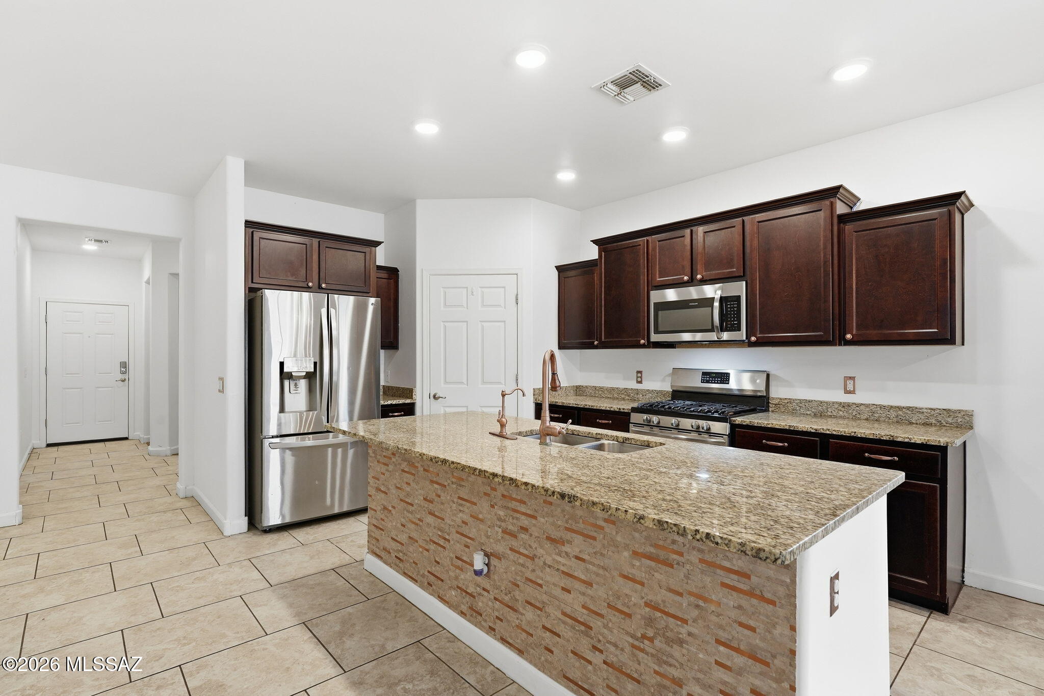 Vista Del Lago Norte SQ20140780198 - Residential