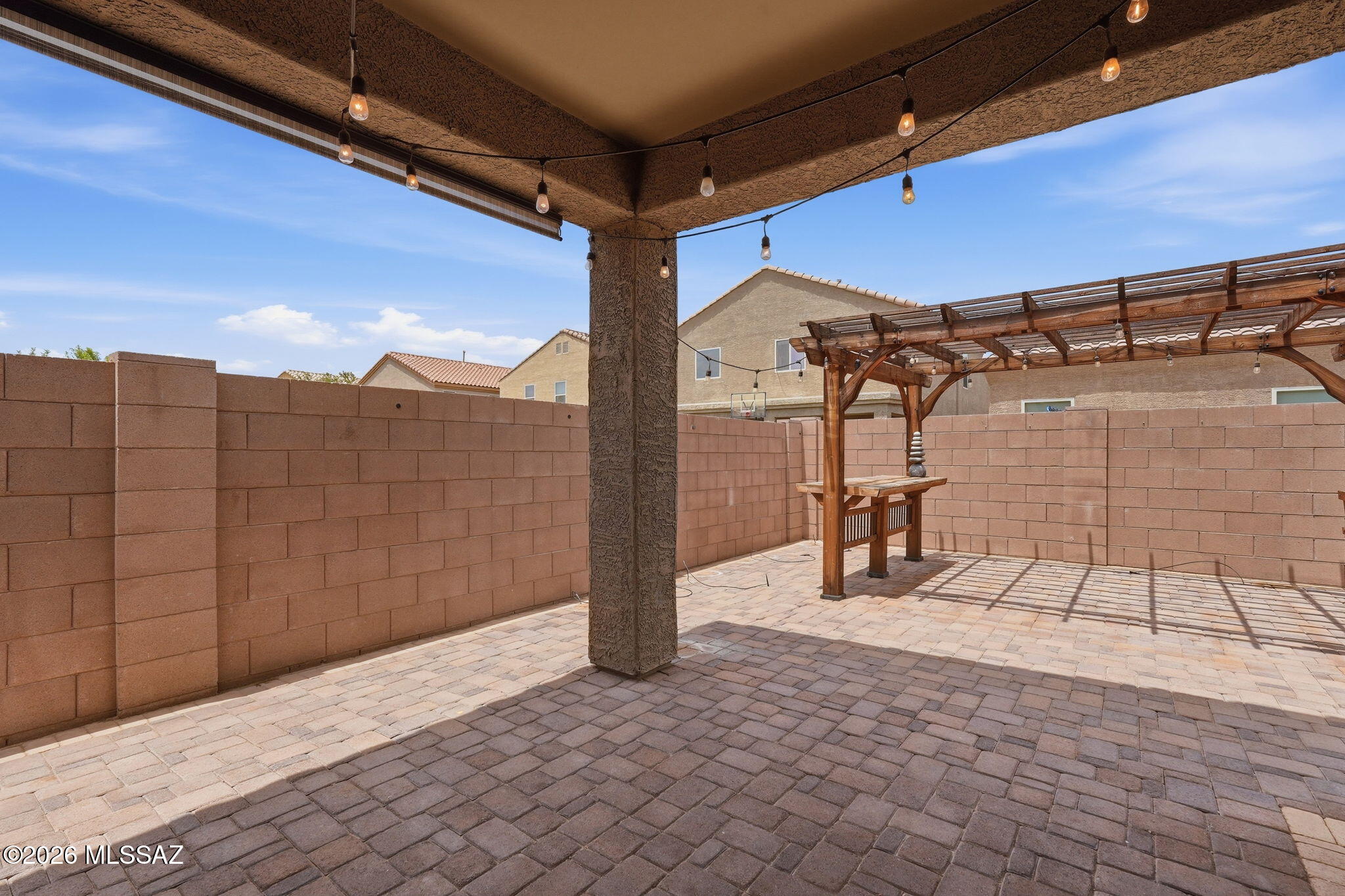 Vista Del Lago Norte SQ20140780198 - Residential