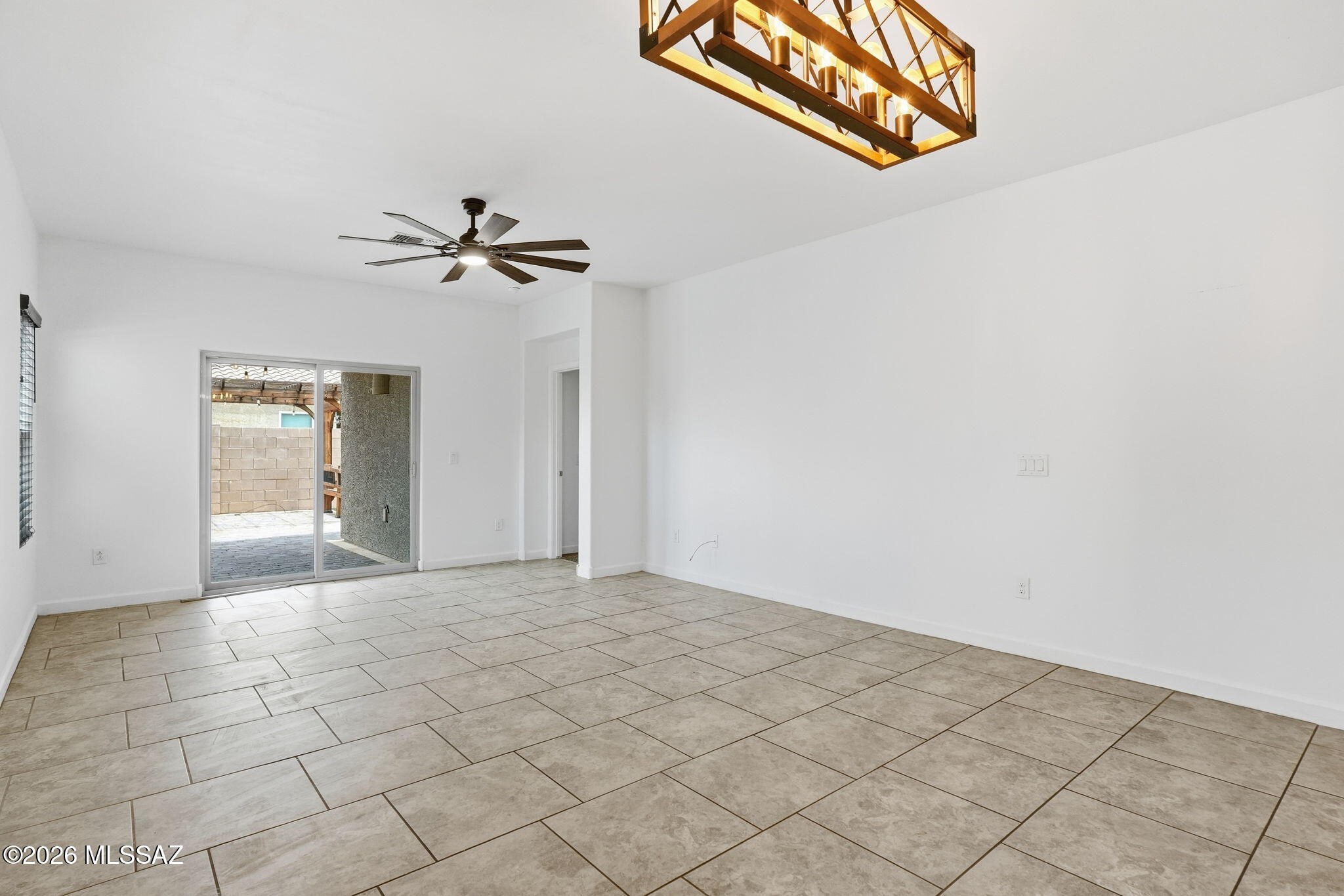 Vista Del Lago Norte SQ20140780198 - Residential