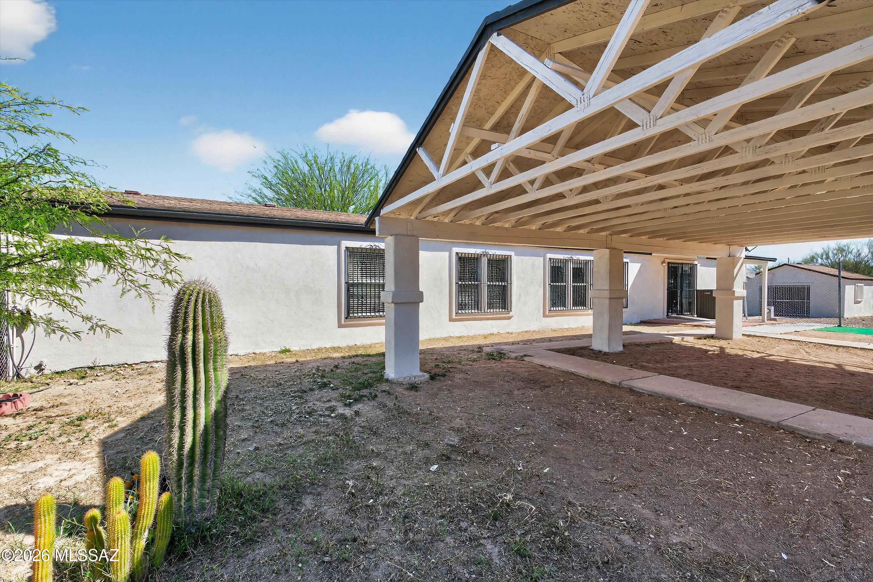 Welcome to Ranch style Freedom A Must see 4-bedroom, 2.5-bathroom home located on 1 acre in southeast Tucson.  This home offers peace of mind and privacy.  With exquisite attention to detail, this home offers split floor plan, expansive kitchen, modern bedrooms, rain head showers and even a jetted jacuzzi tub and ready for you to make it your own. So many extras that have been uniquely designed for entertaining and relaxing.  Big ticket updates have already been handled for you, including a newer HVAC system and roof.  The possibilities are endless in this spacious space with no HOA  Call today for your private tour and make it yours today!