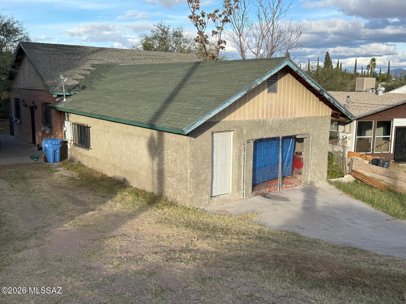 2 Bedroom 2 bath home in the center of town!
