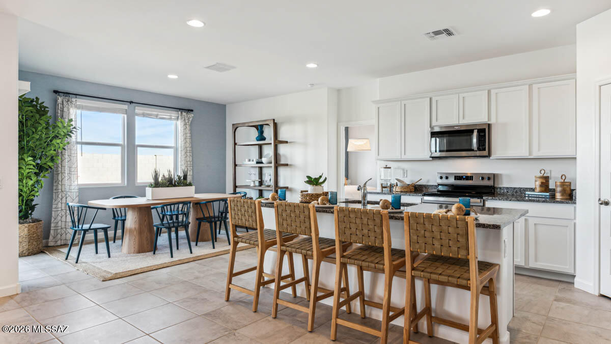 Saguaro Bloom 7B - Residential