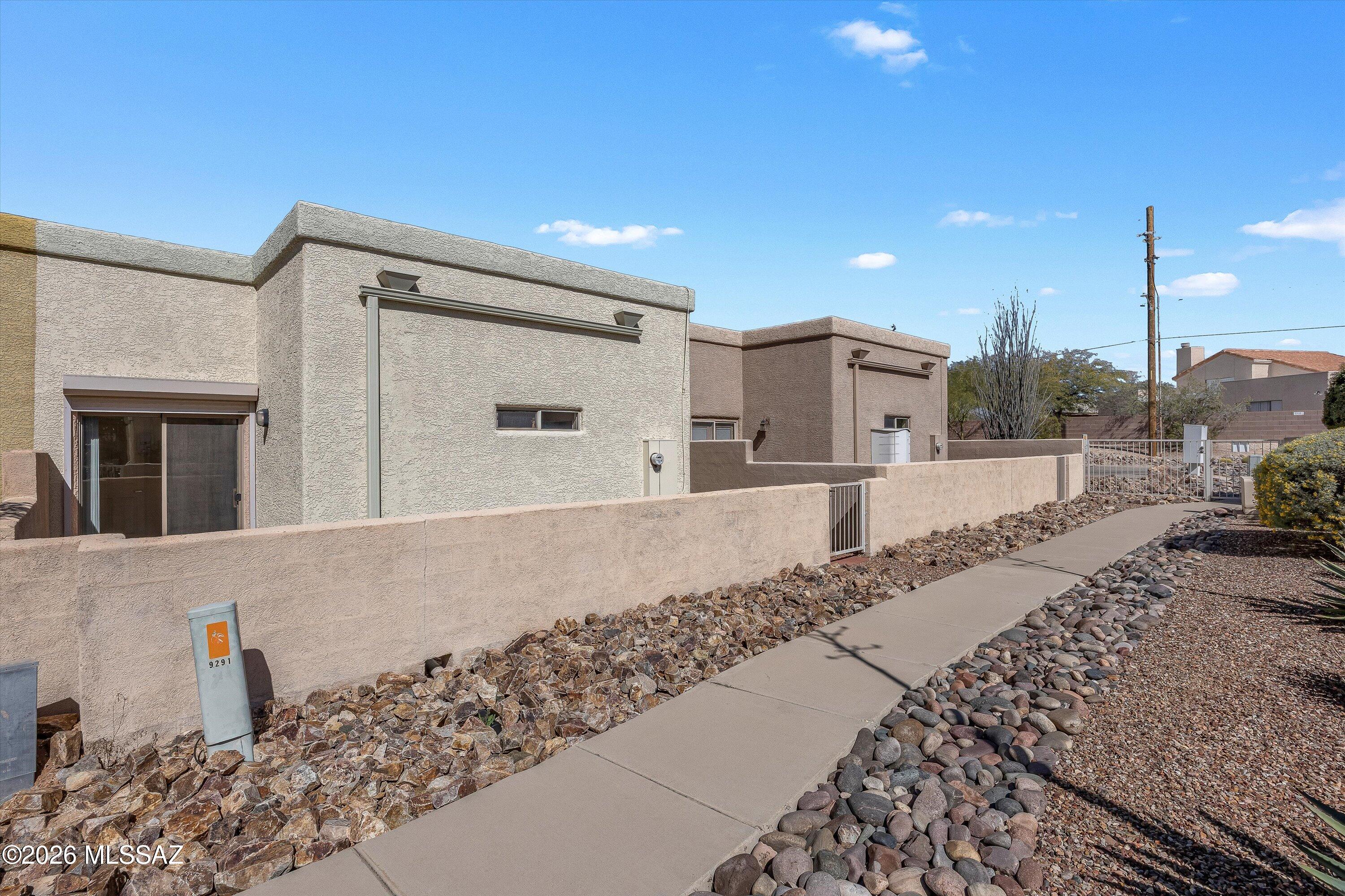 La Esperanza Town Homes (1-26) - Residential