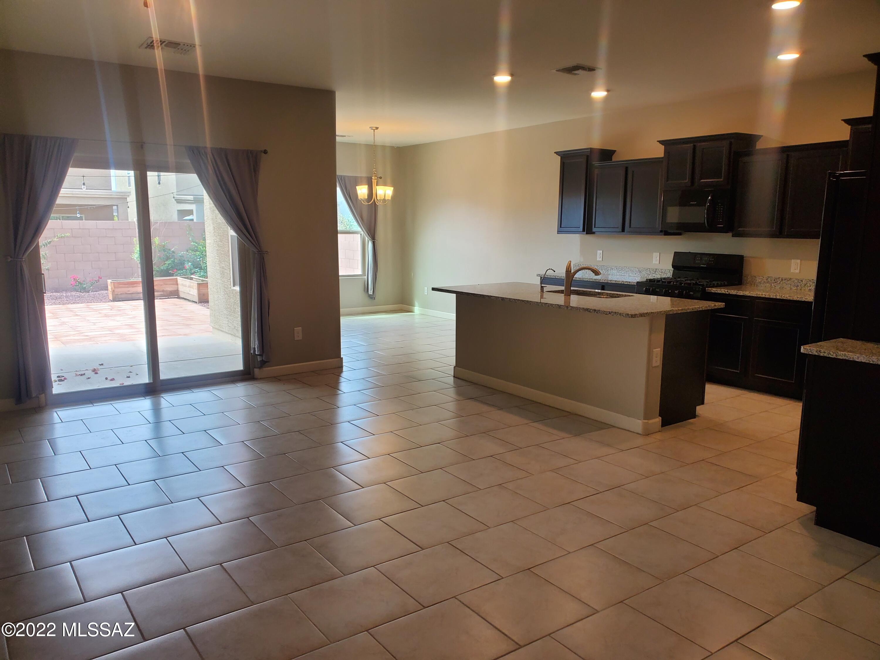 Vista Del Lago Norte SQ20140780198 - Residential