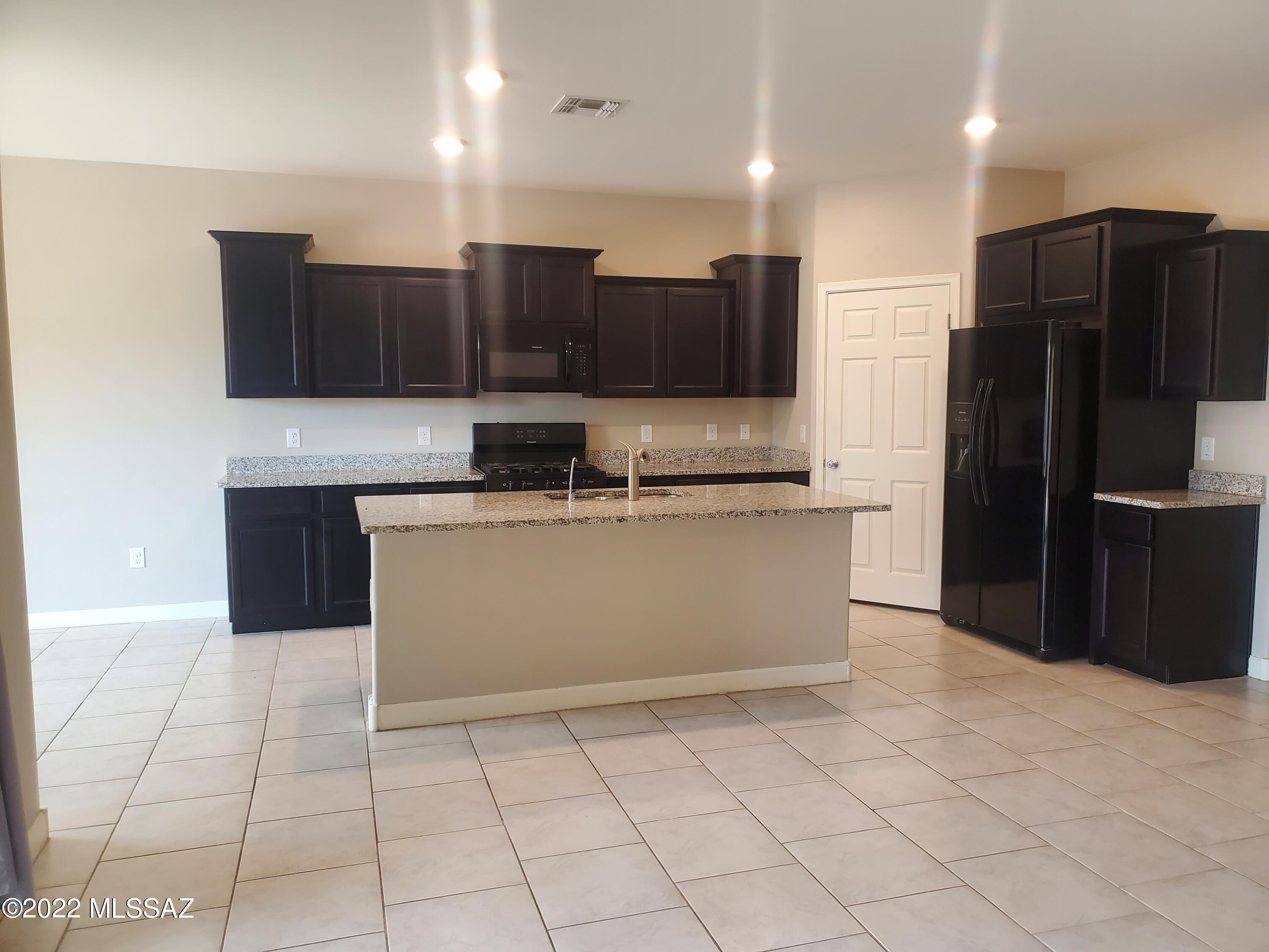 Vista Del Lago Norte SQ20140780198 - Residential