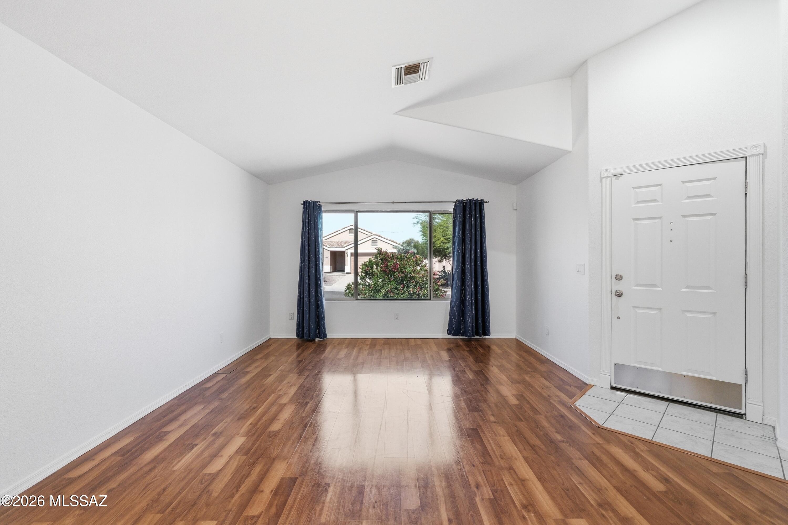 Hacienda Del Oro (1-78) - Residential