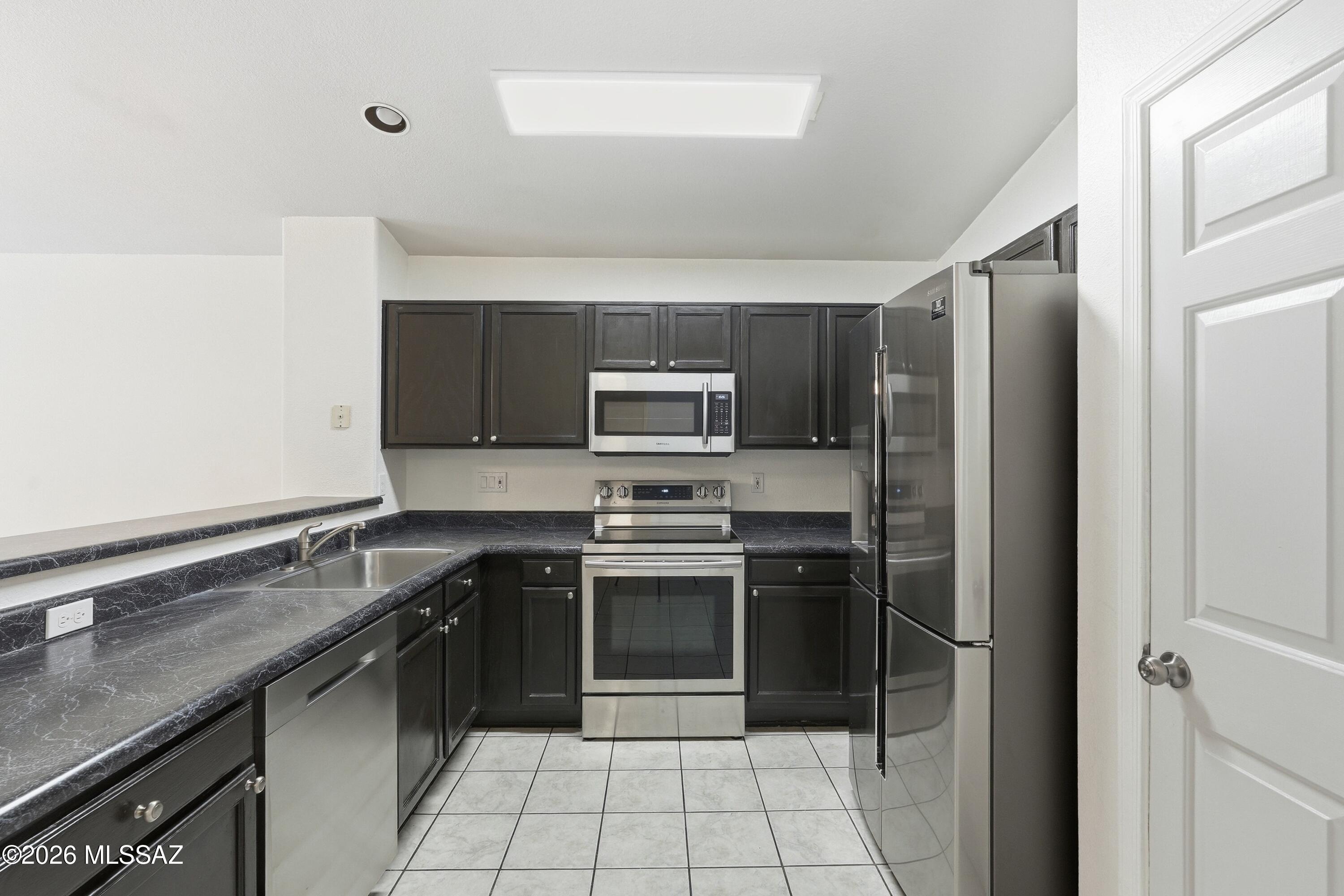 Hacienda Del Oro (1-78) - Residential