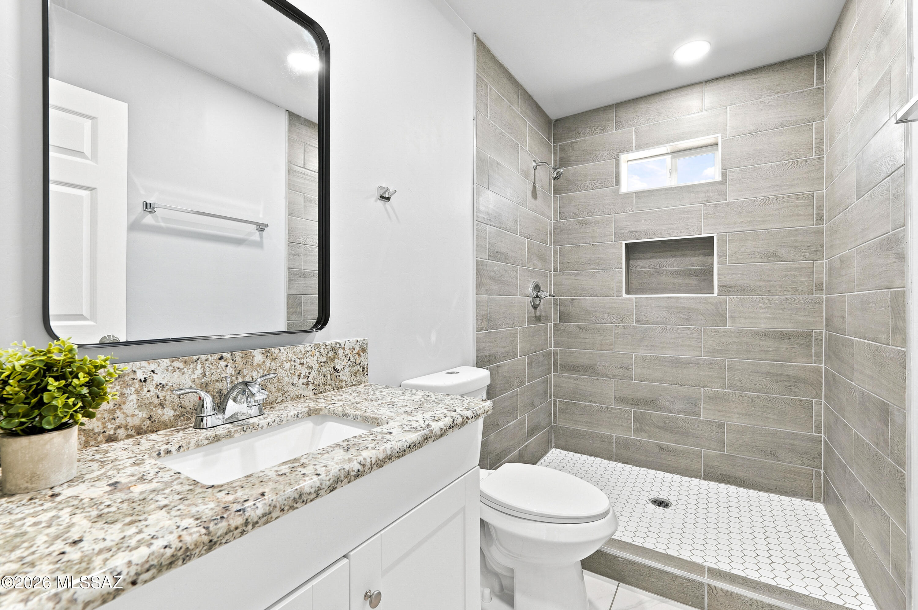 New Tucson Unit NO. 4 (1-203) - Residential