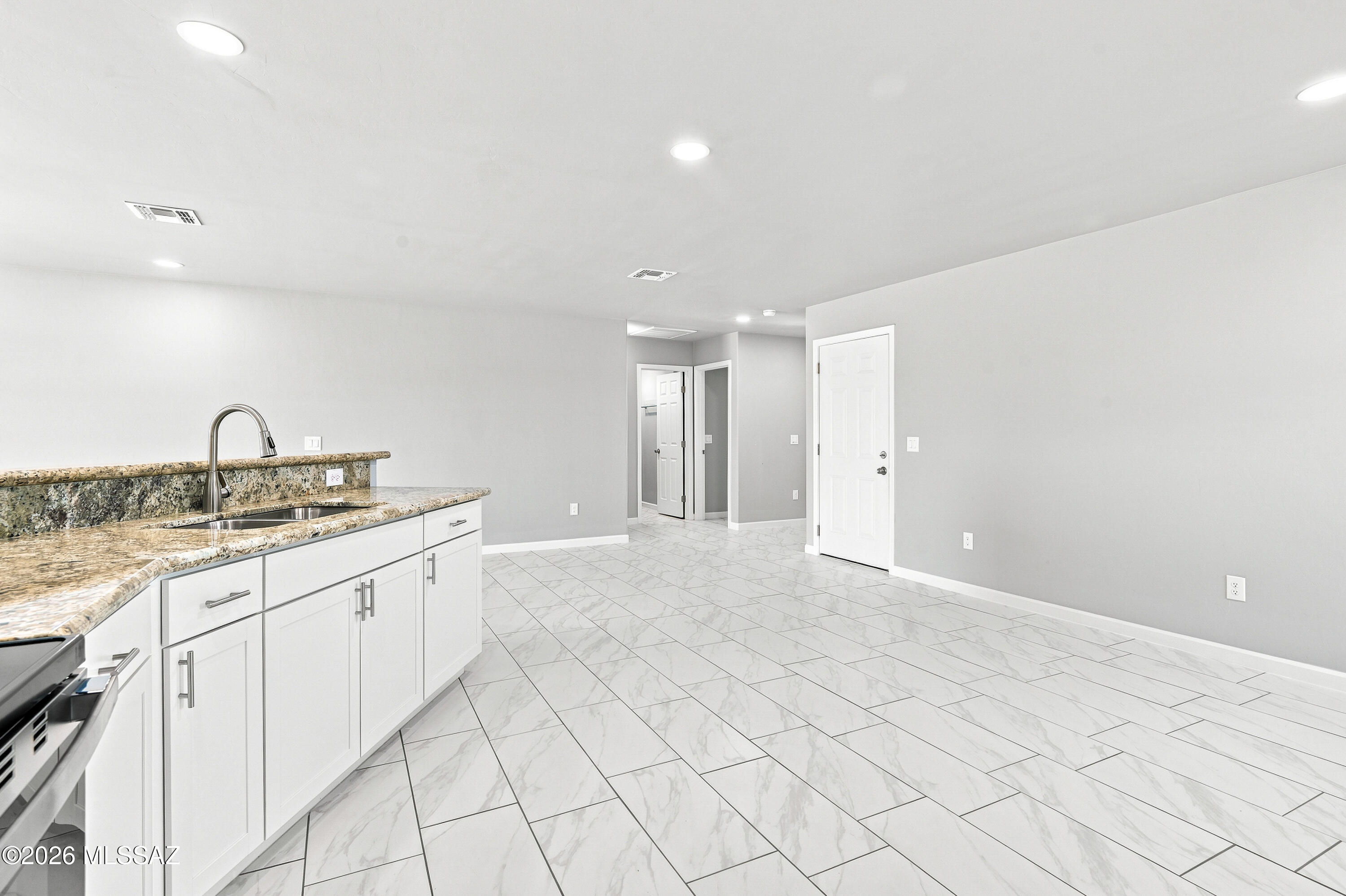 New Tucson Unit NO. 4 (1-203) - Residential