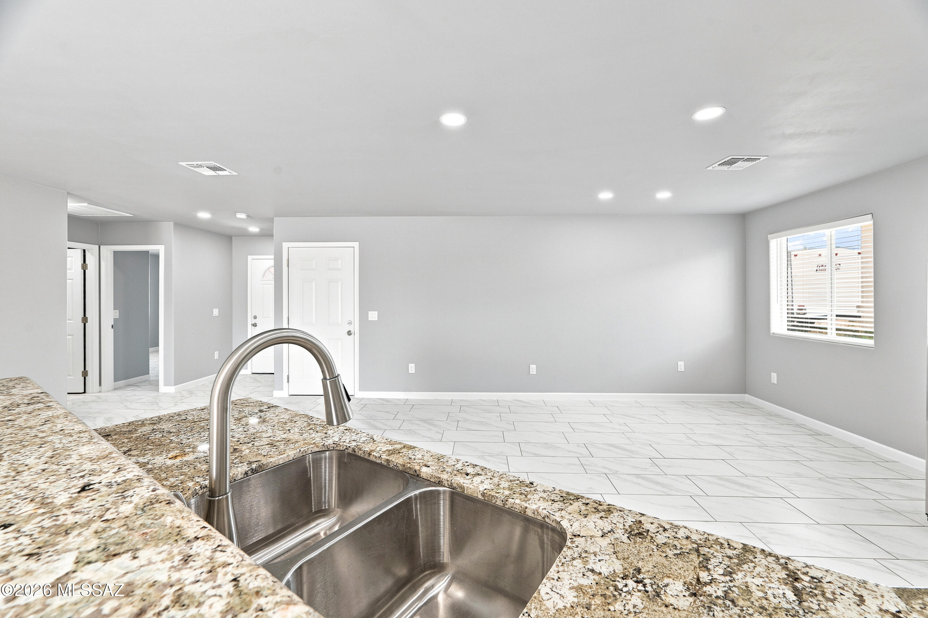 New Tucson Unit NO. 4 (1-203) - Residential