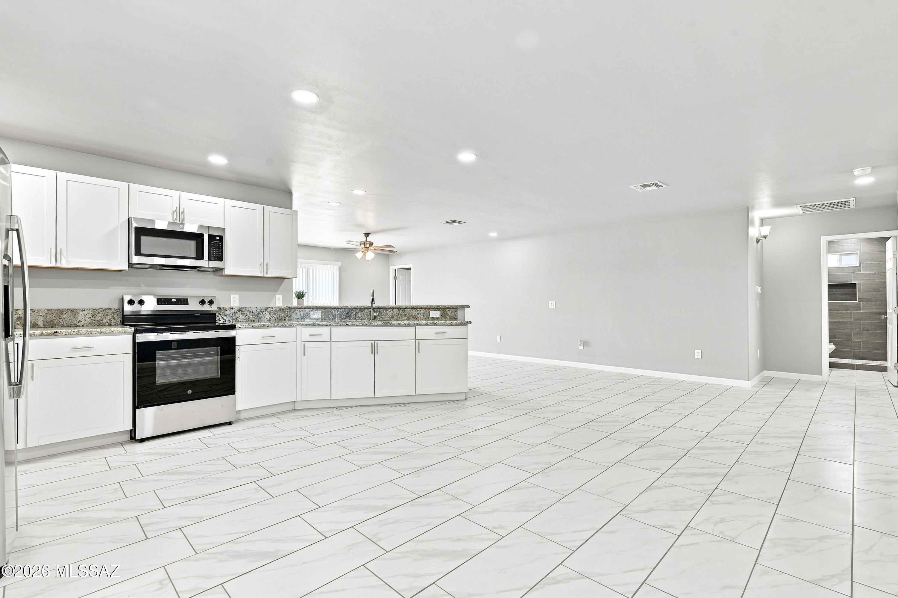 New Tucson Unit NO. 4 (1-203) - Residential