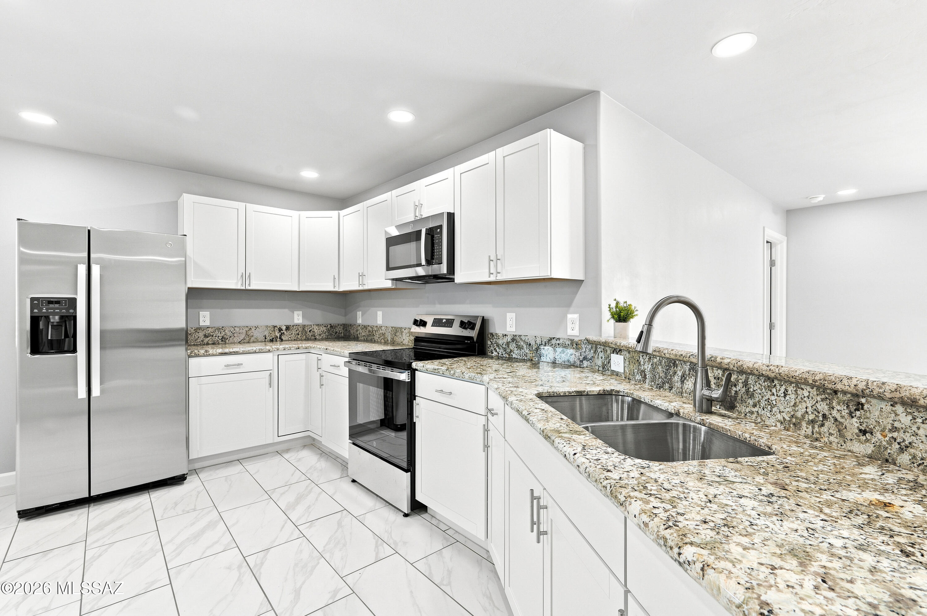 New Tucson Unit NO. 4 (1-203) - Residential