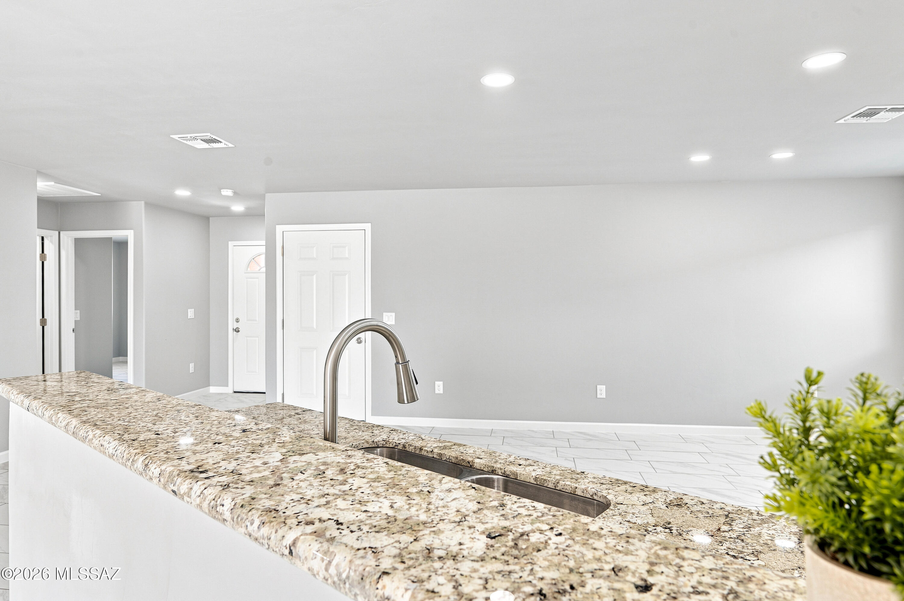 New Tucson Unit NO. 4 (1-203) - Residential