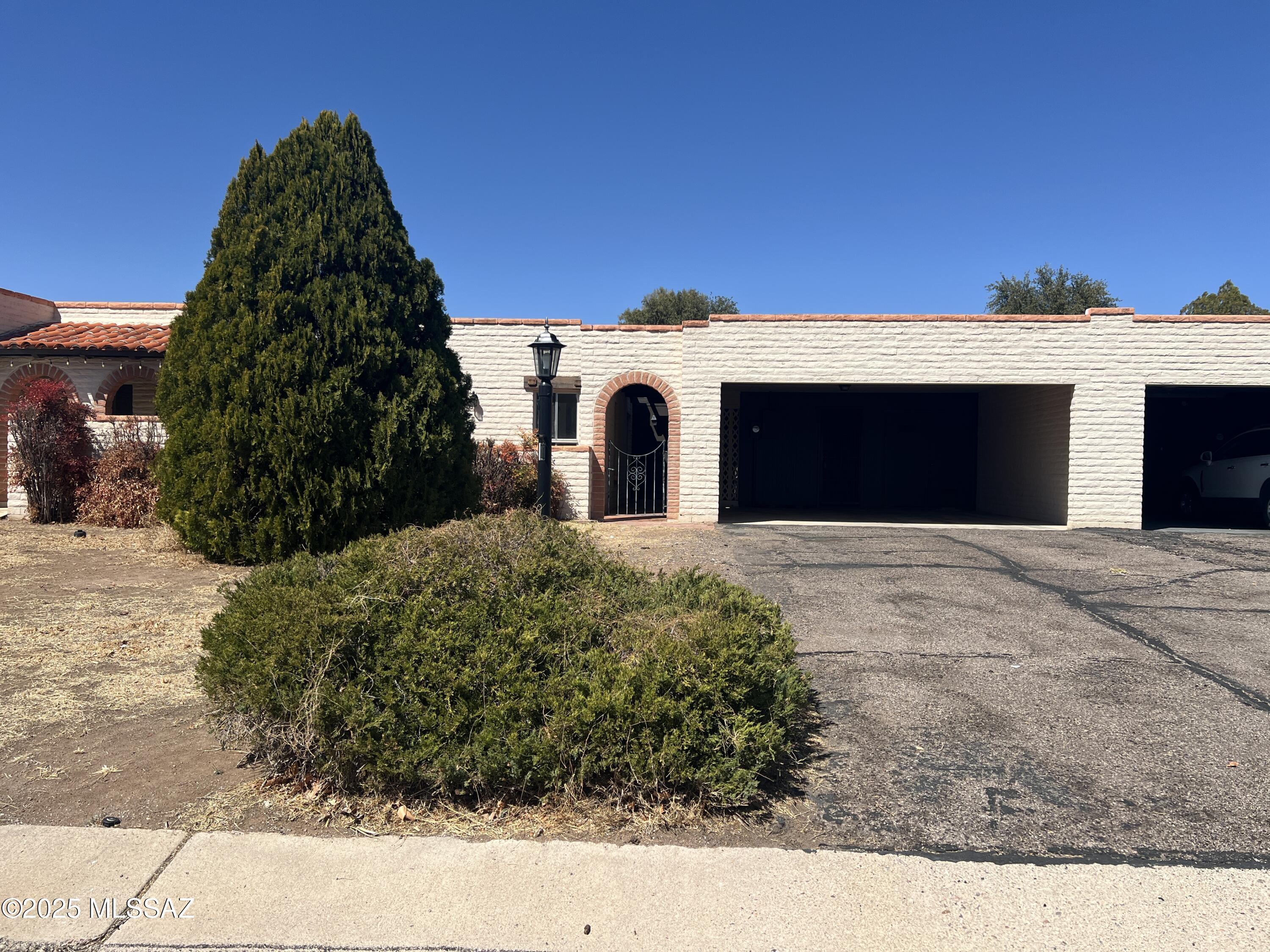 Great opportunity to own a townhouse in the Casas De Pueblo townhome neighborhood! This home has been recently remodeled in lots of ways.. new flooring, freshly painted, new HVAC, newly coated roof, new appliances and much more.