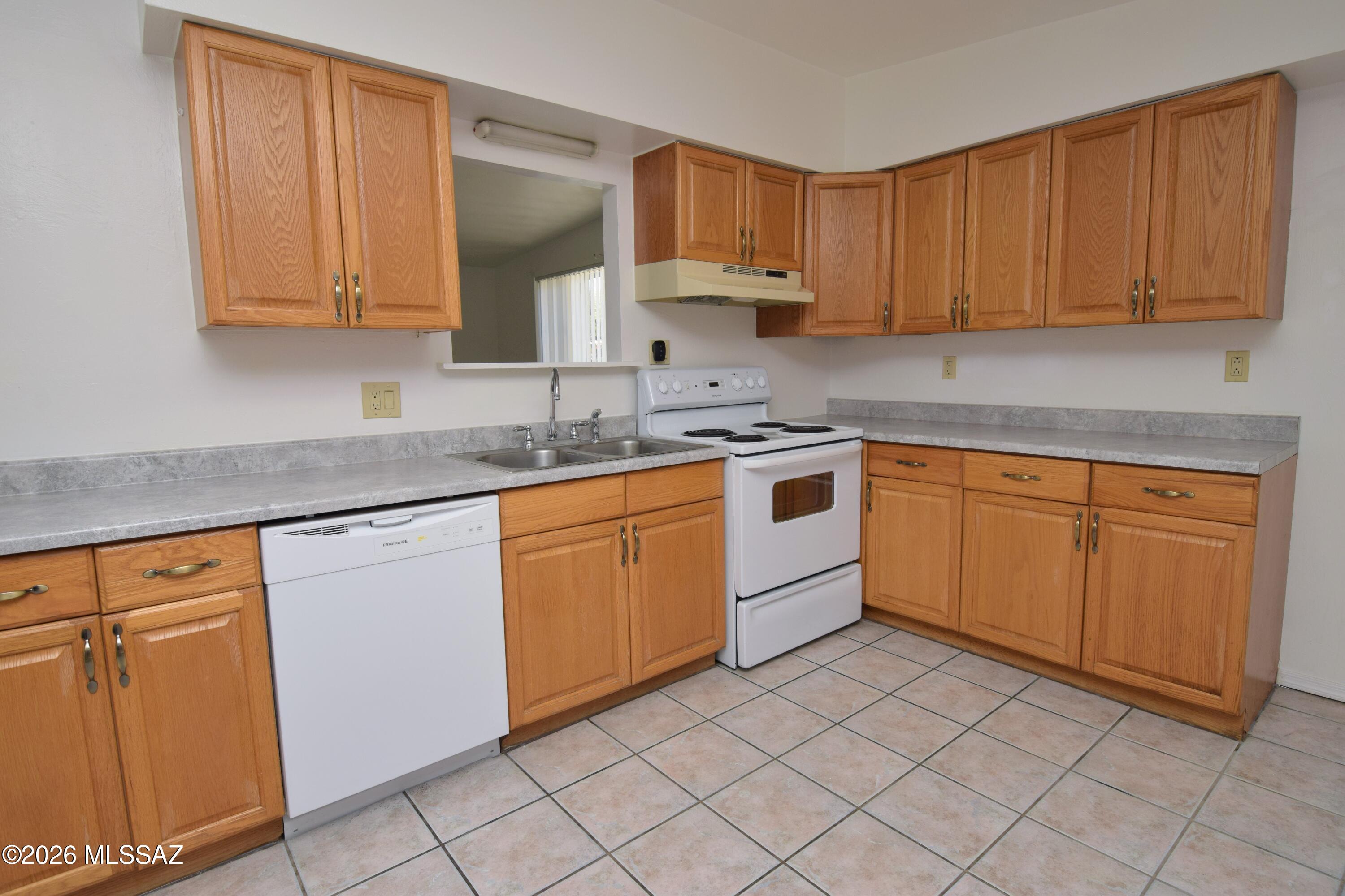 Fort Lowell Estates - Residential Lease