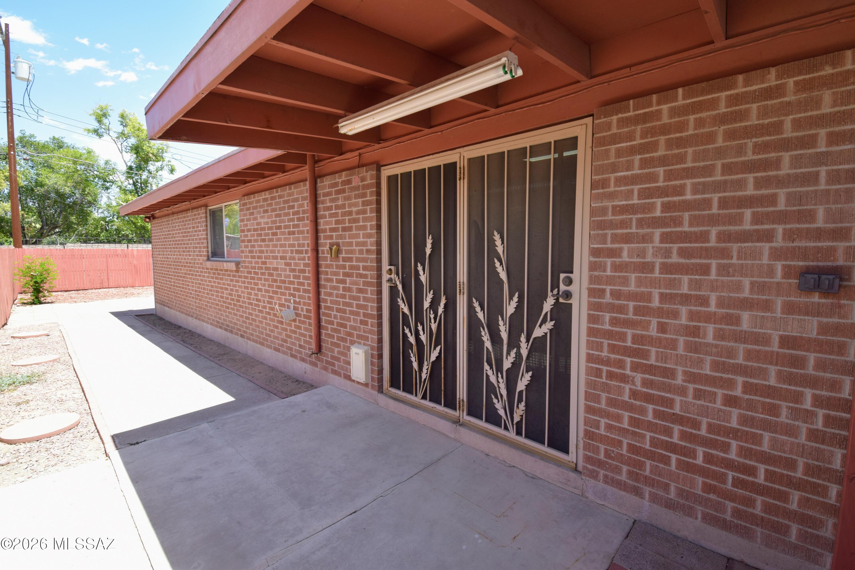 Fort Lowell Estates - Residential Lease