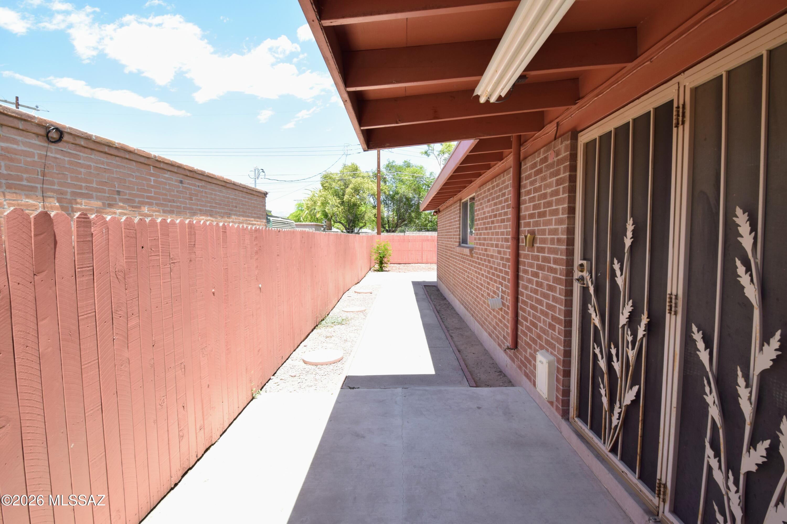 Fort Lowell Estates - Residential Lease