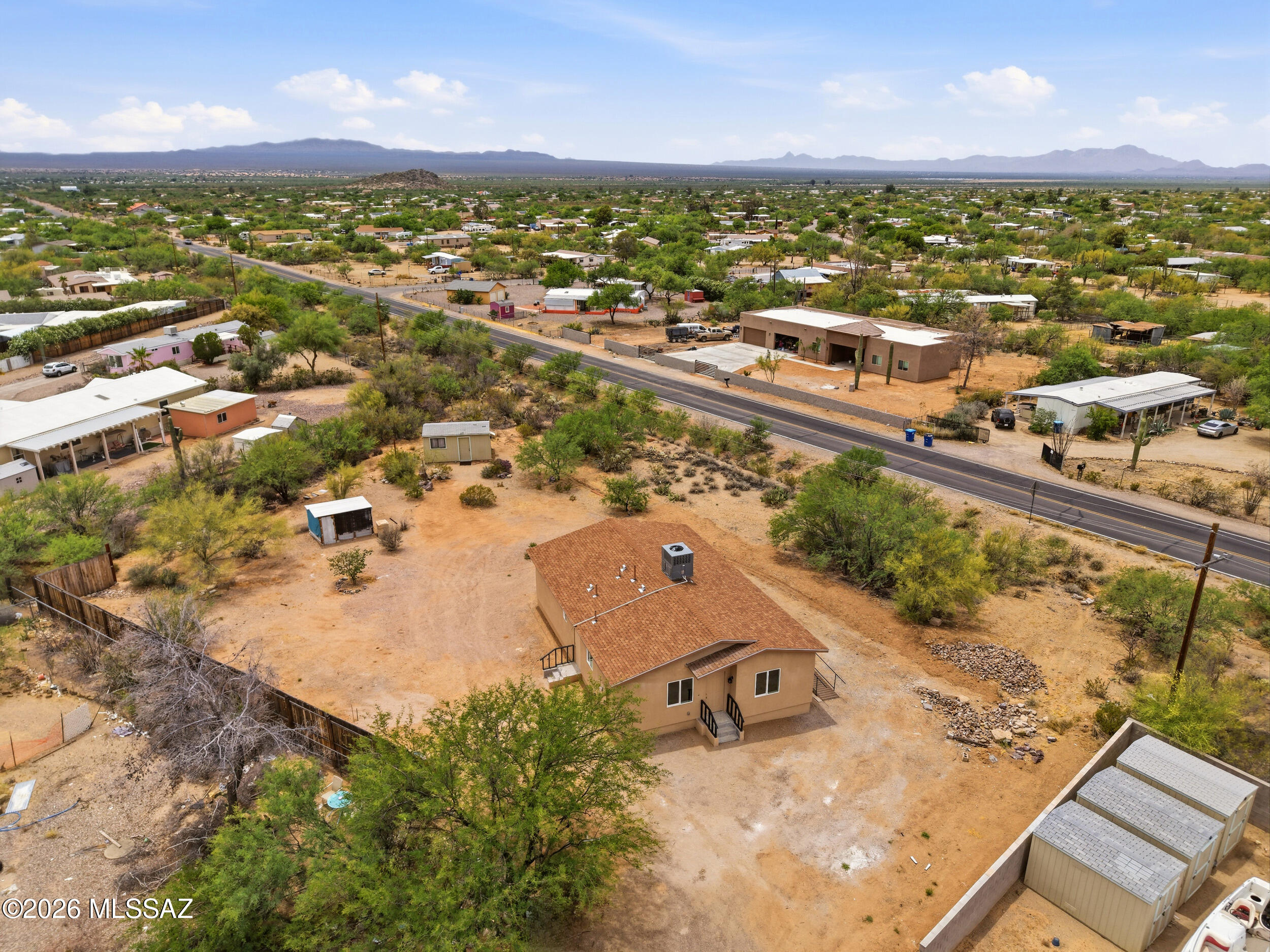 Brand new house with stunning features and upgrades. Open floor layout with large bedrooms and upgraded bathrooms. Large lot is perfect for those that need room for toys or hobbies. Lot's of plants in the spacious yard.