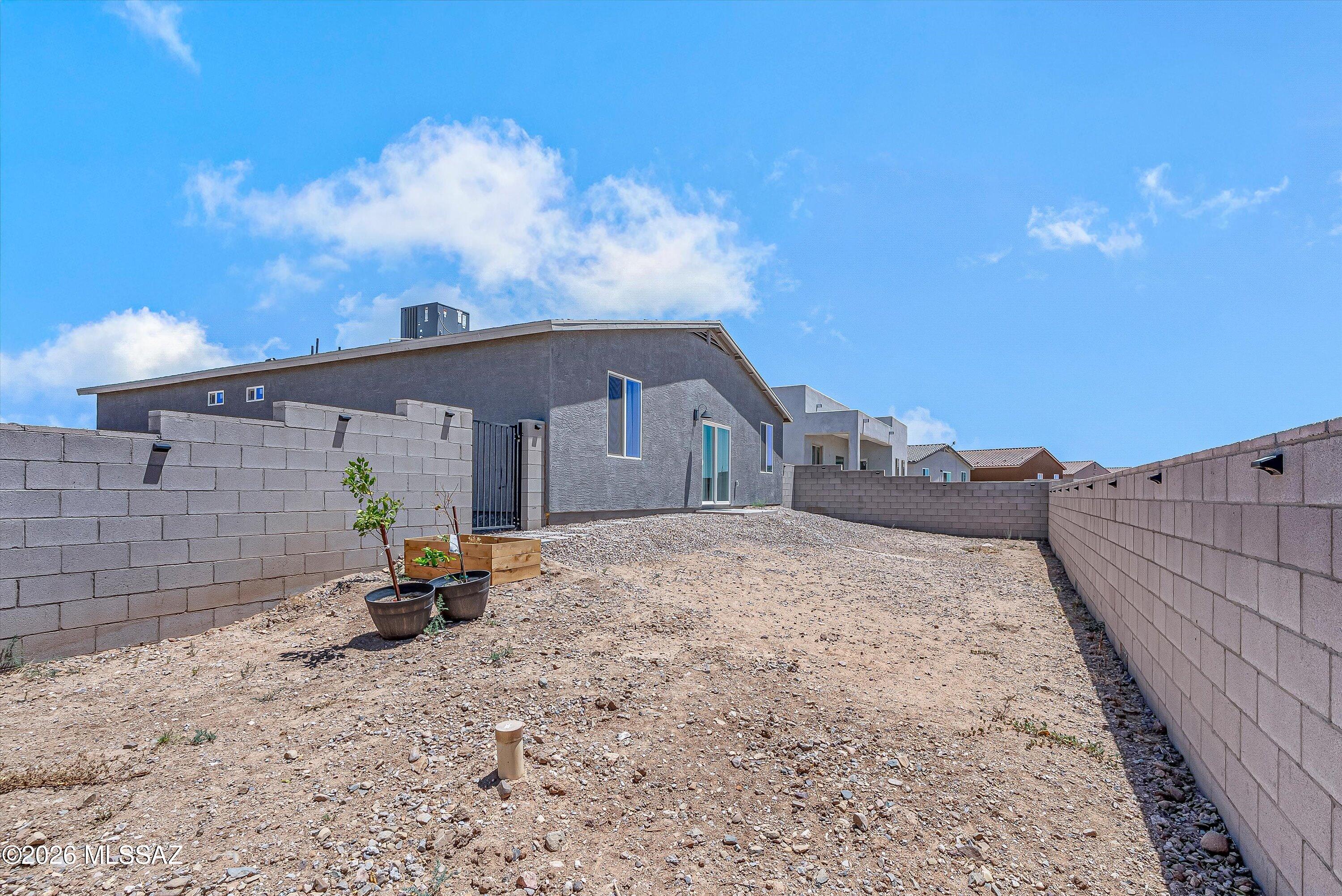 New Tucson Unit NO. 4 (1-203) - Residential