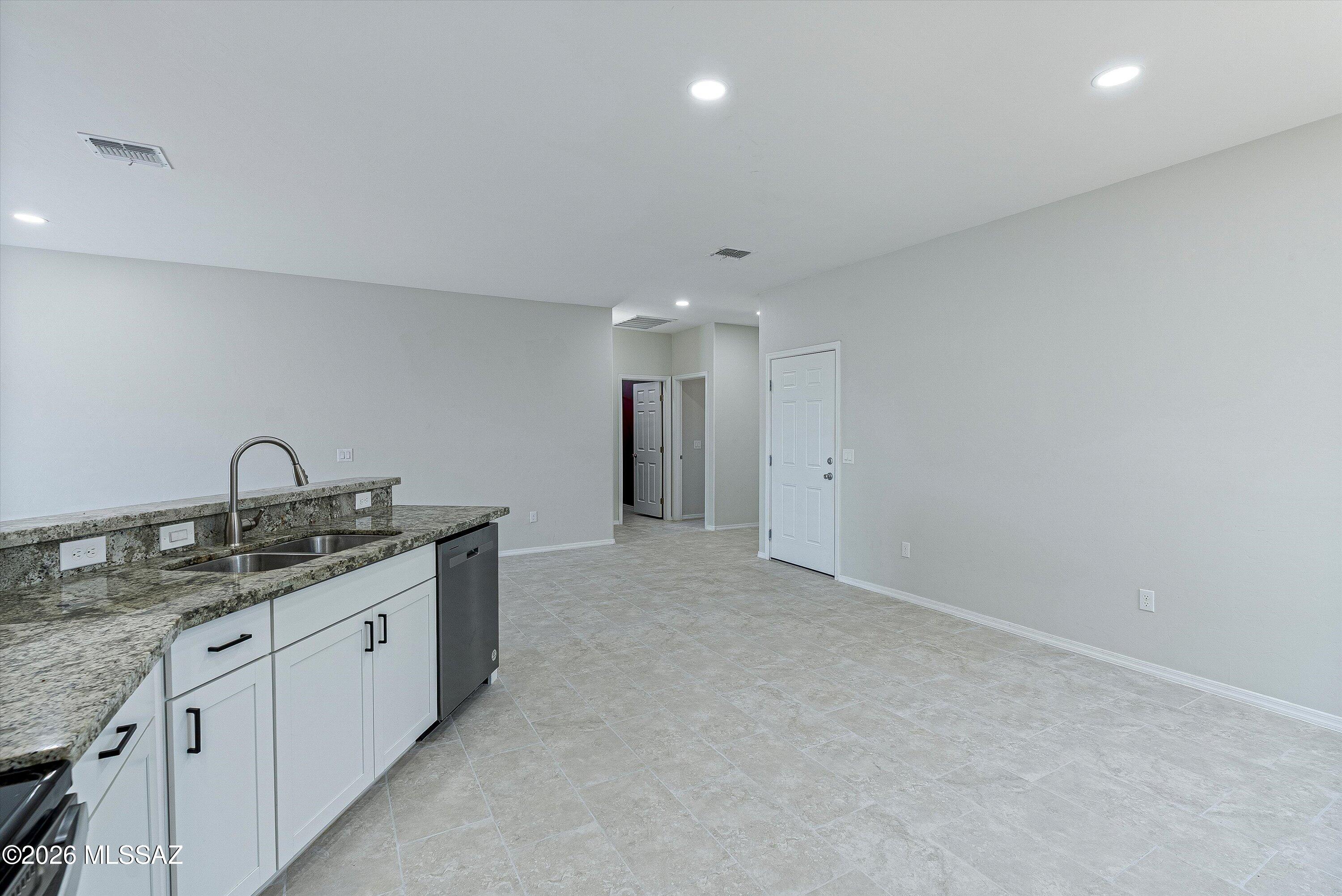 New Tucson Unit NO. 4 (1-203) - Residential