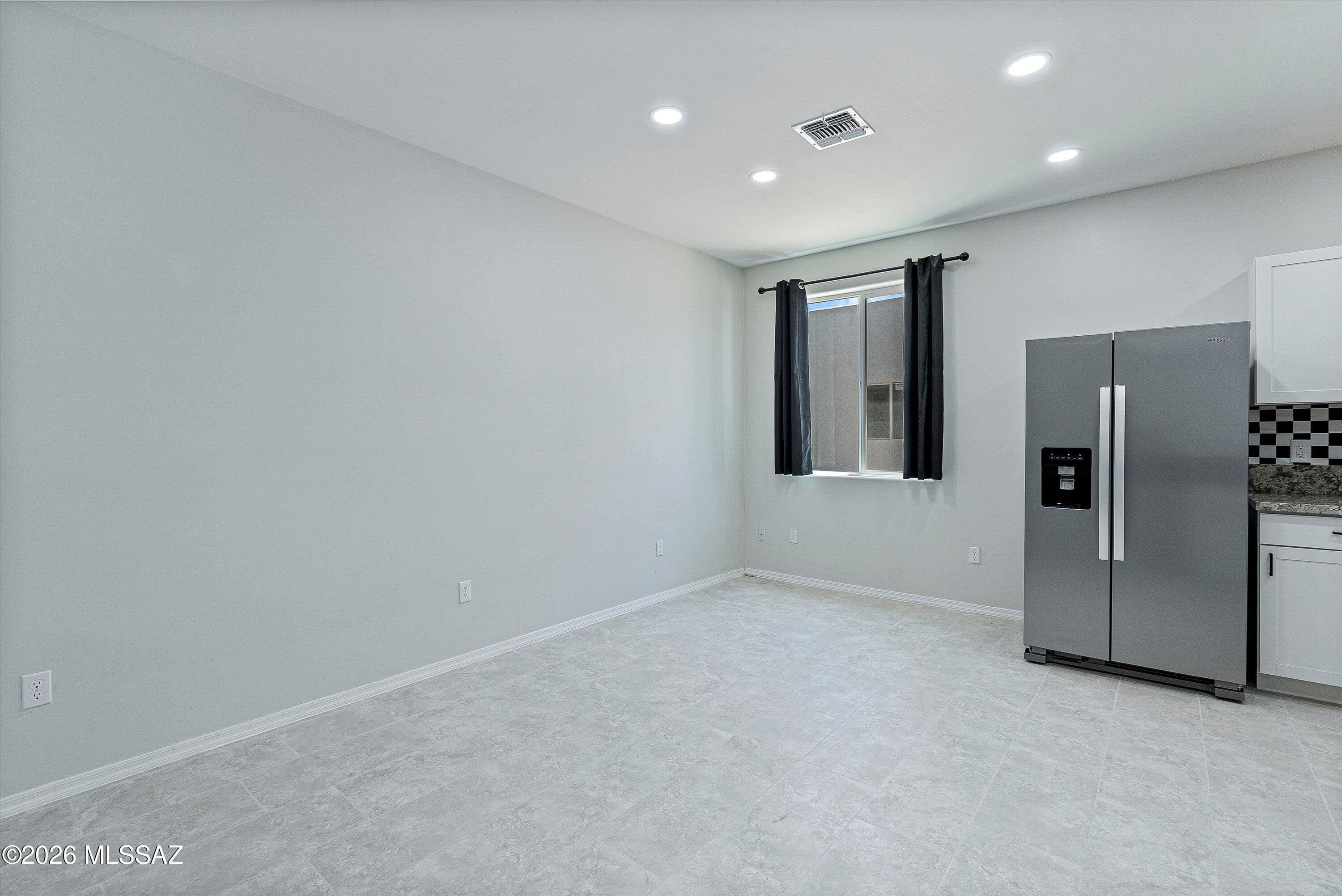 New Tucson Unit NO. 4 (1-203) - Residential