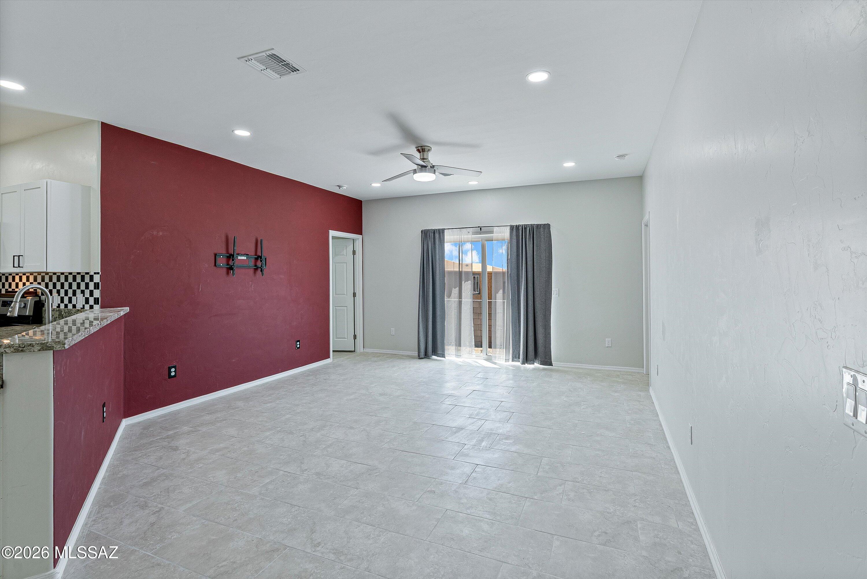 New Tucson Unit NO. 4 (1-203) - Residential