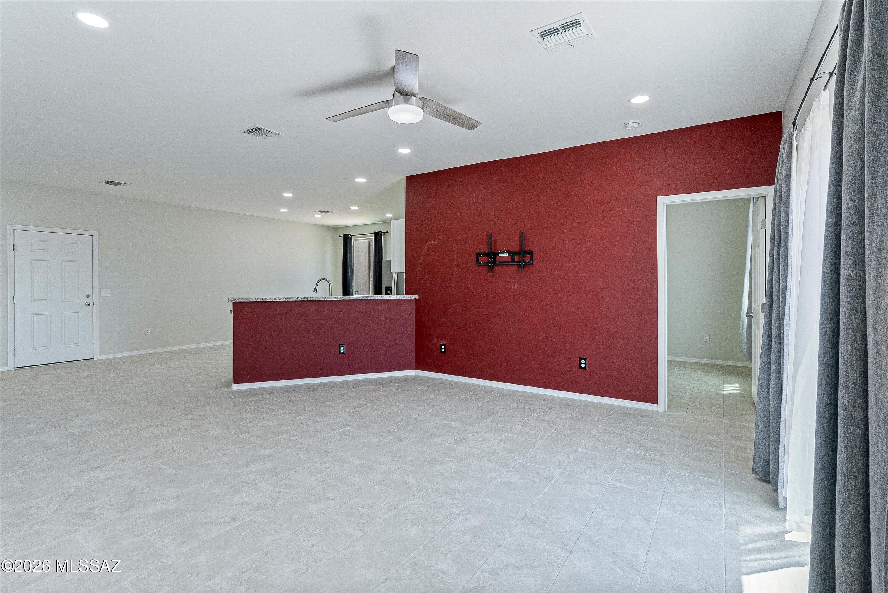 New Tucson Unit NO. 4 (1-203) - Residential