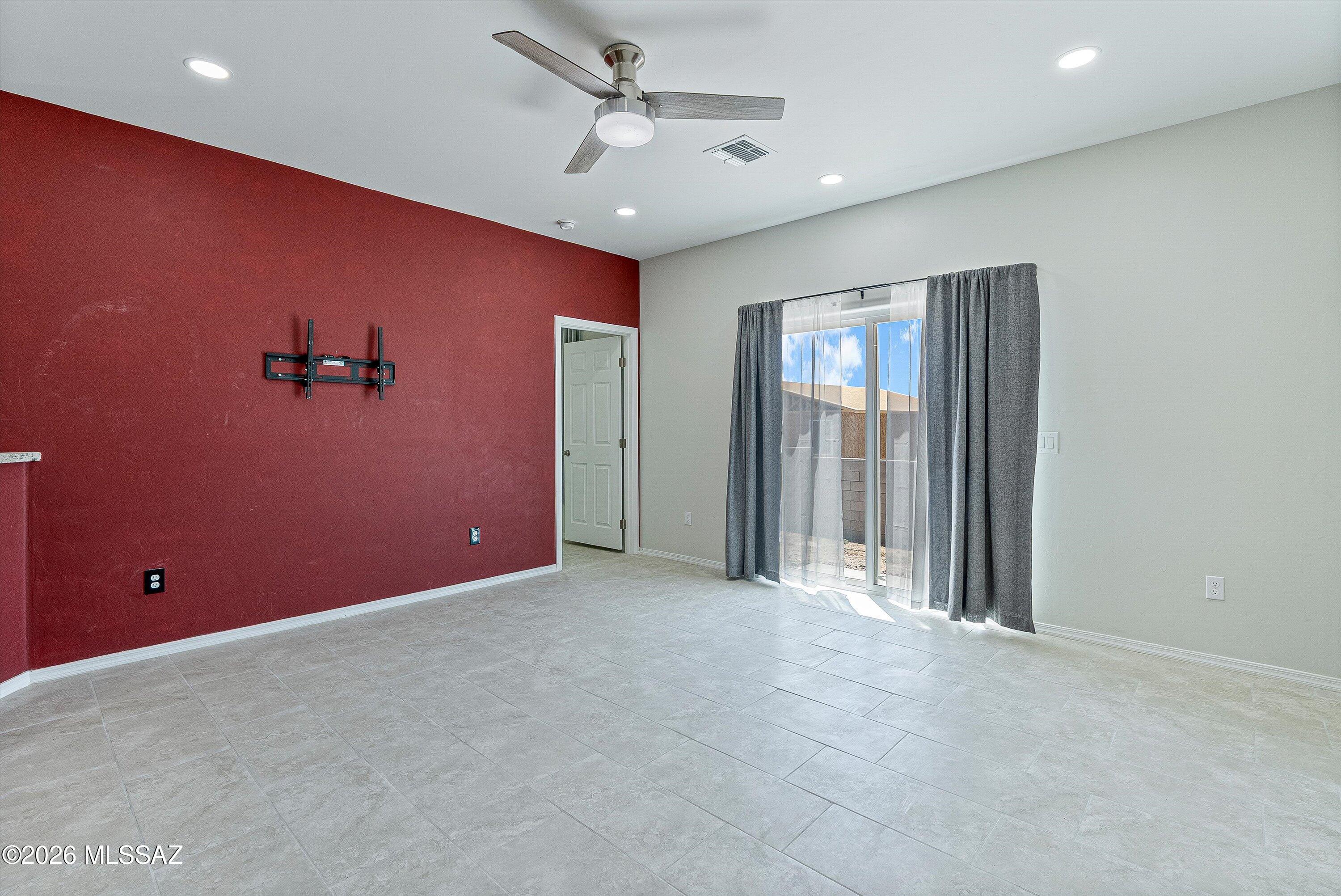 New Tucson Unit NO. 4 (1-203) - Residential