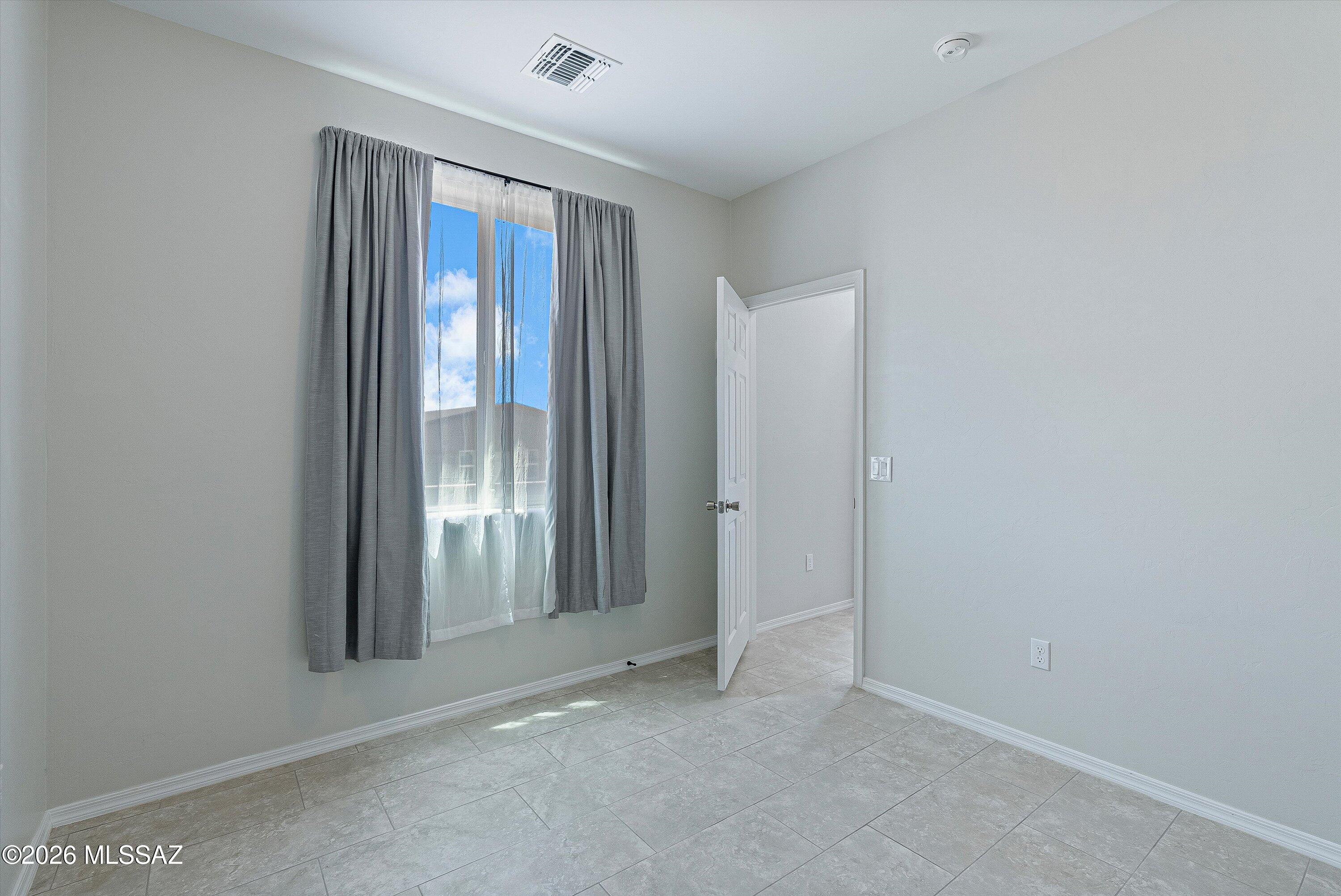 New Tucson Unit NO. 4 (1-203) - Residential