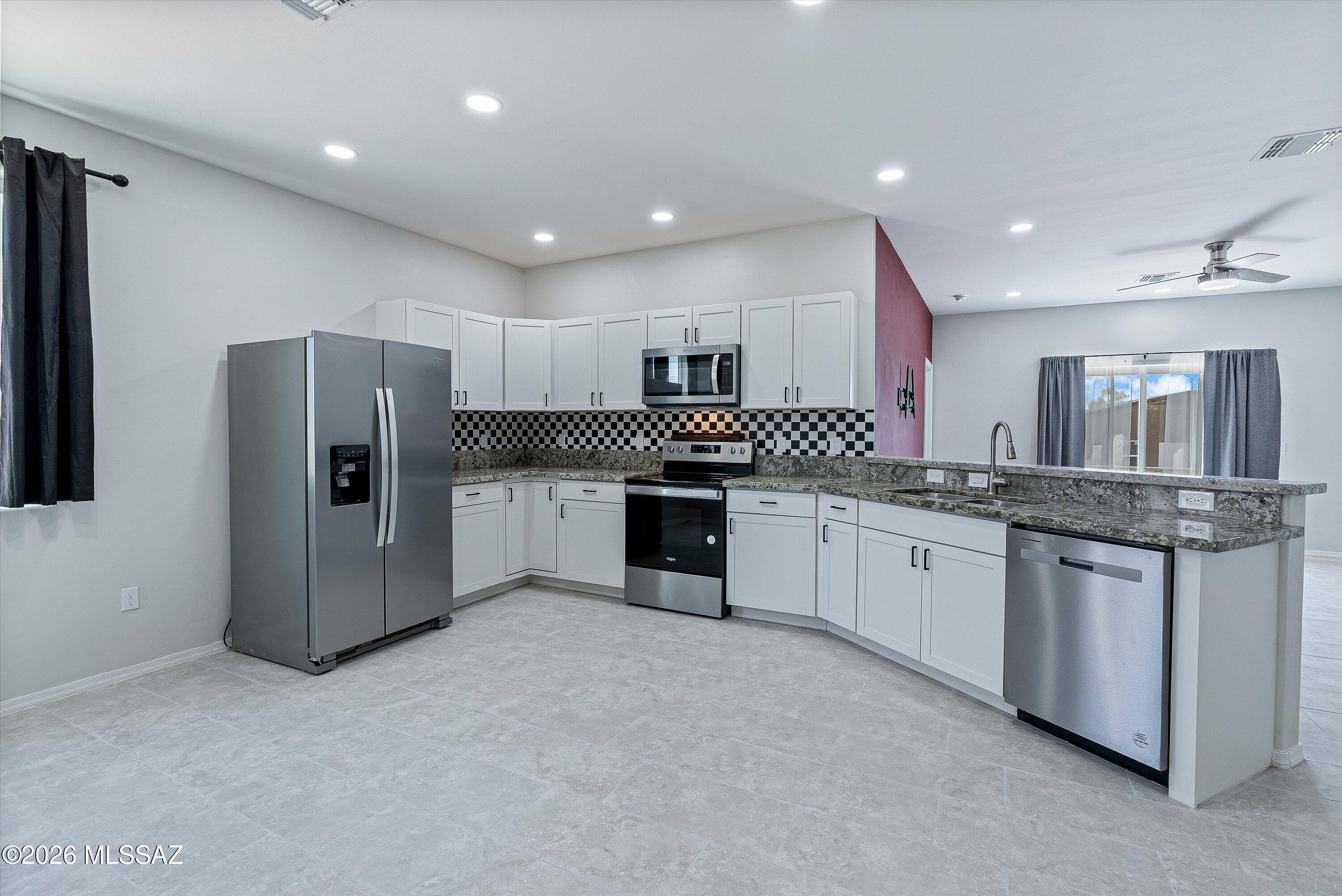 New Tucson Unit NO. 4 (1-203) - Residential