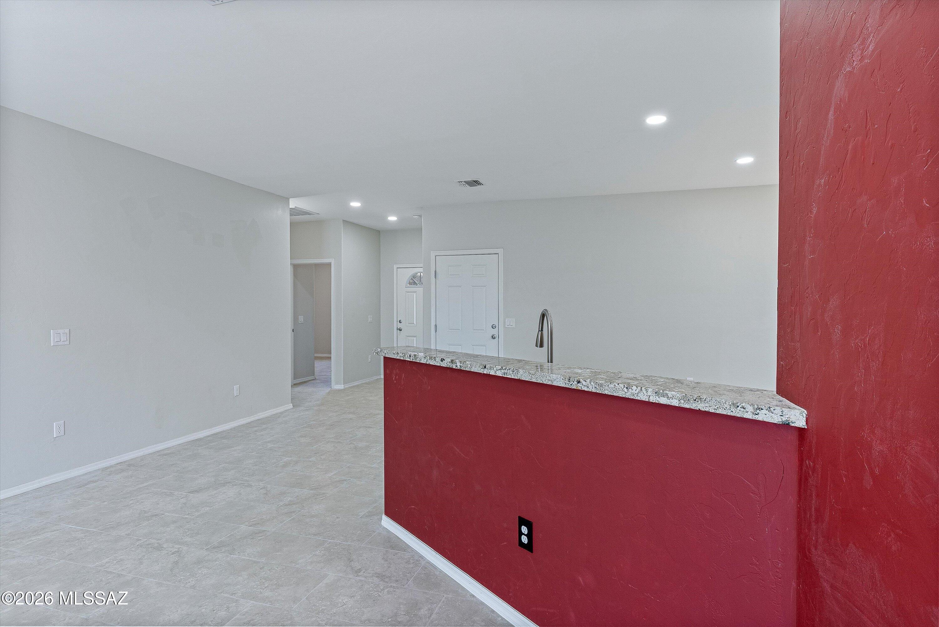 New Tucson Unit NO. 4 (1-203) - Residential