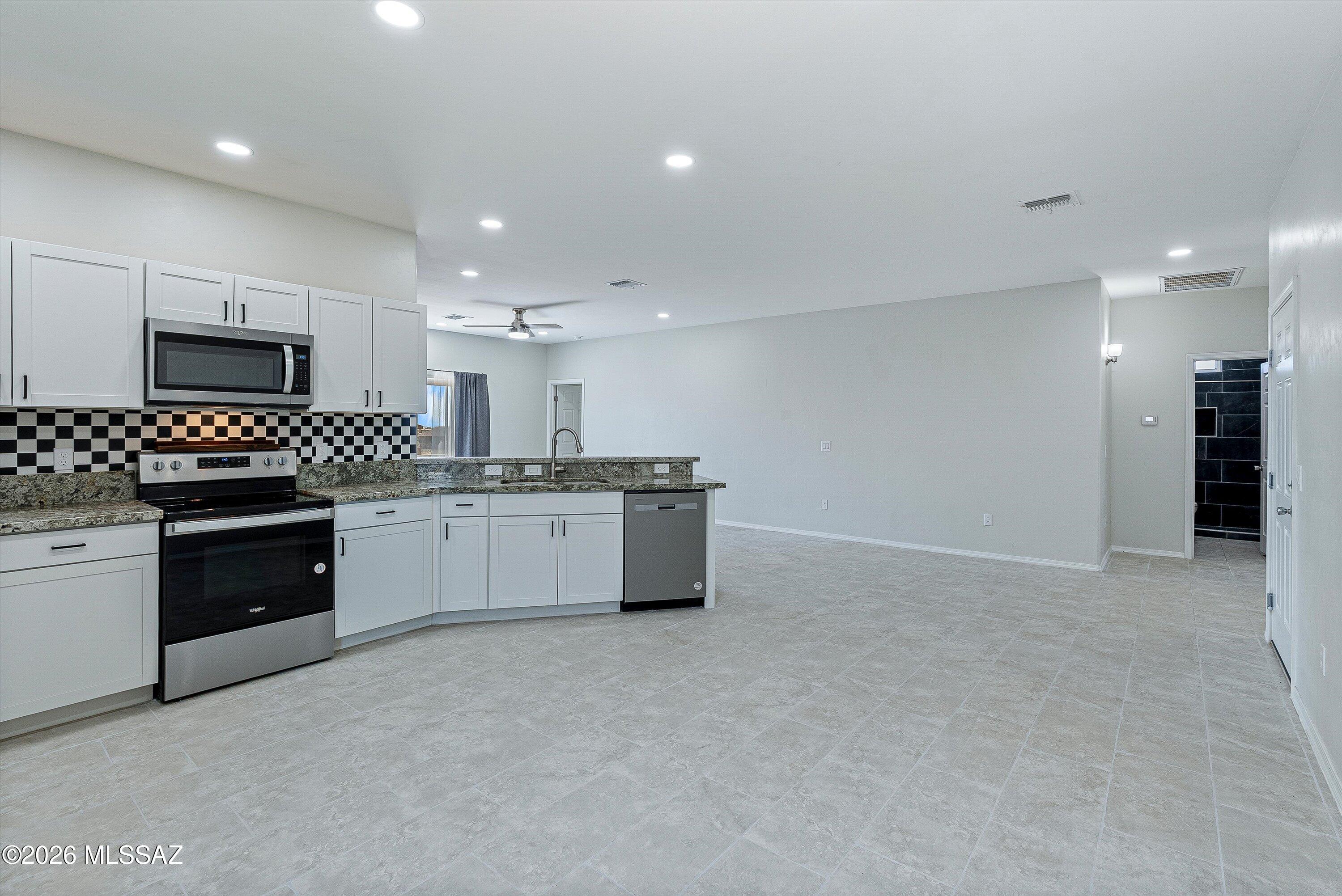 New Tucson Unit NO. 4 (1-203) - Residential