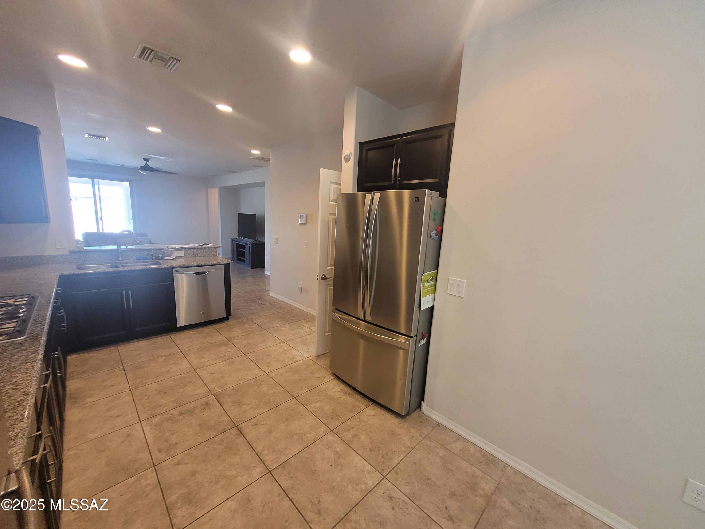 Interstate 10 and Kolb Road - Residential Lease