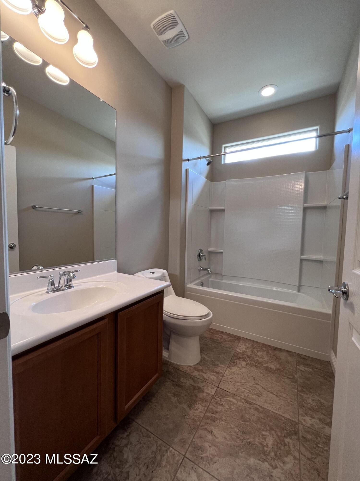 Del Webb at Rancho Del Lago Phase II SQ20112850077 - Residential Lease