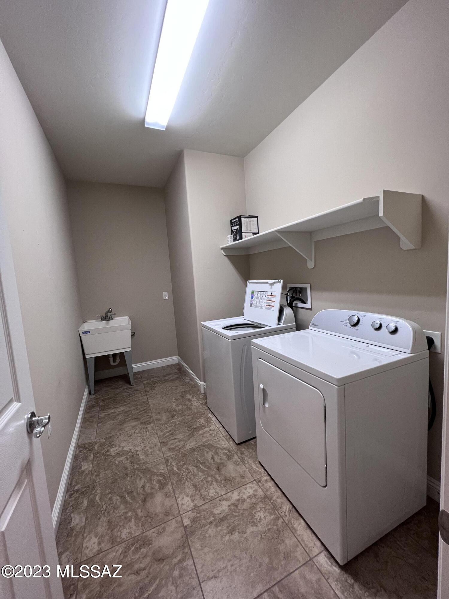 Del Webb at Rancho Del Lago Phase II SQ20112850077 - Residential Lease