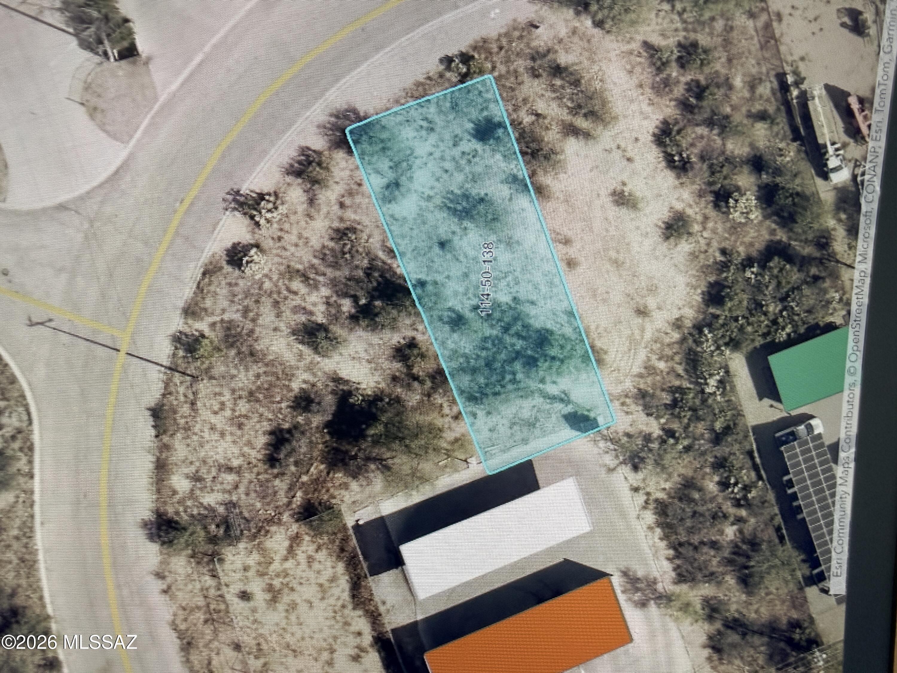 Commercial Lot available with water and electricity at lot line. Great Located with easy access to I-19.