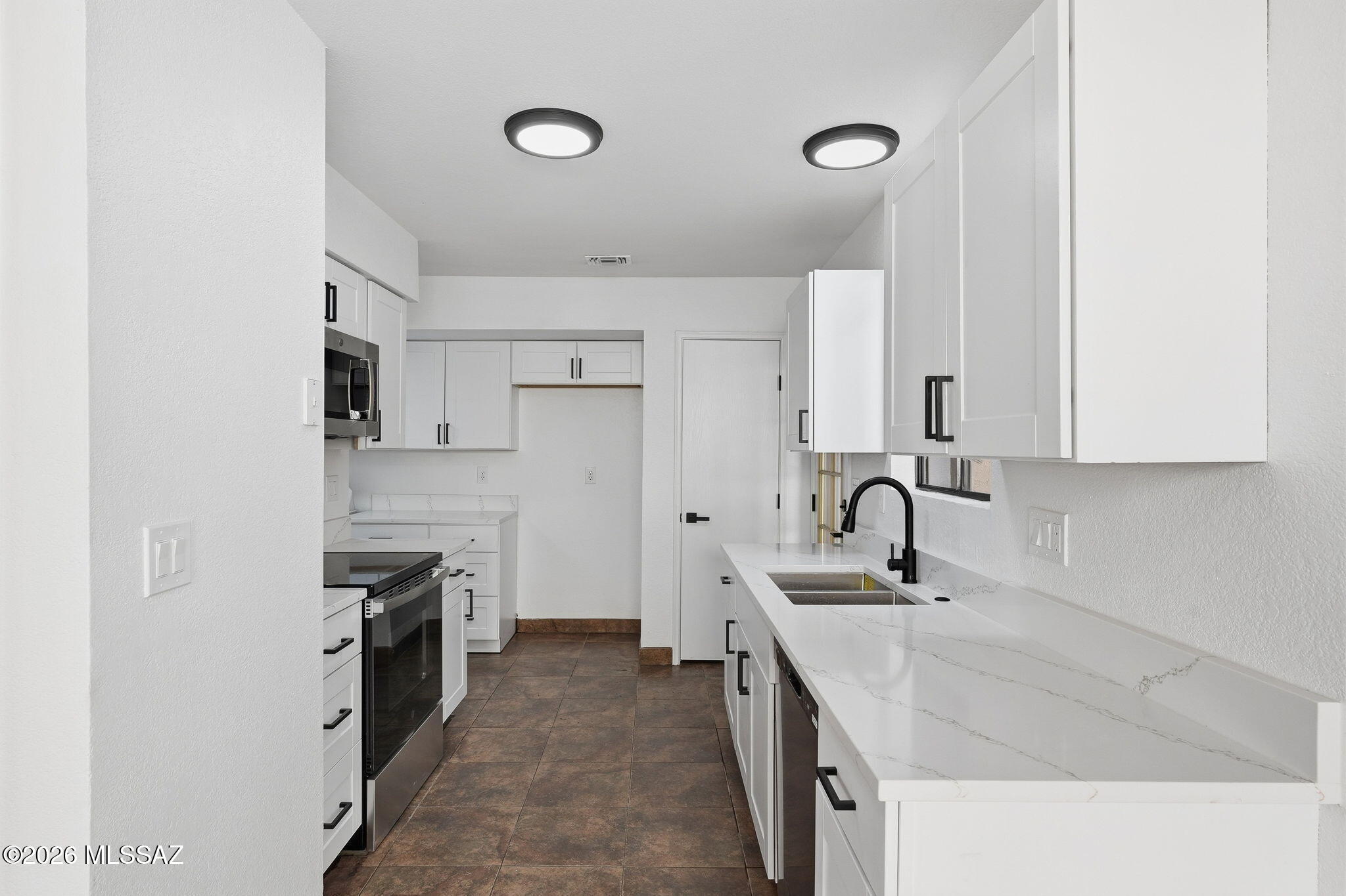 Casa Gallego (1-76) - Residential