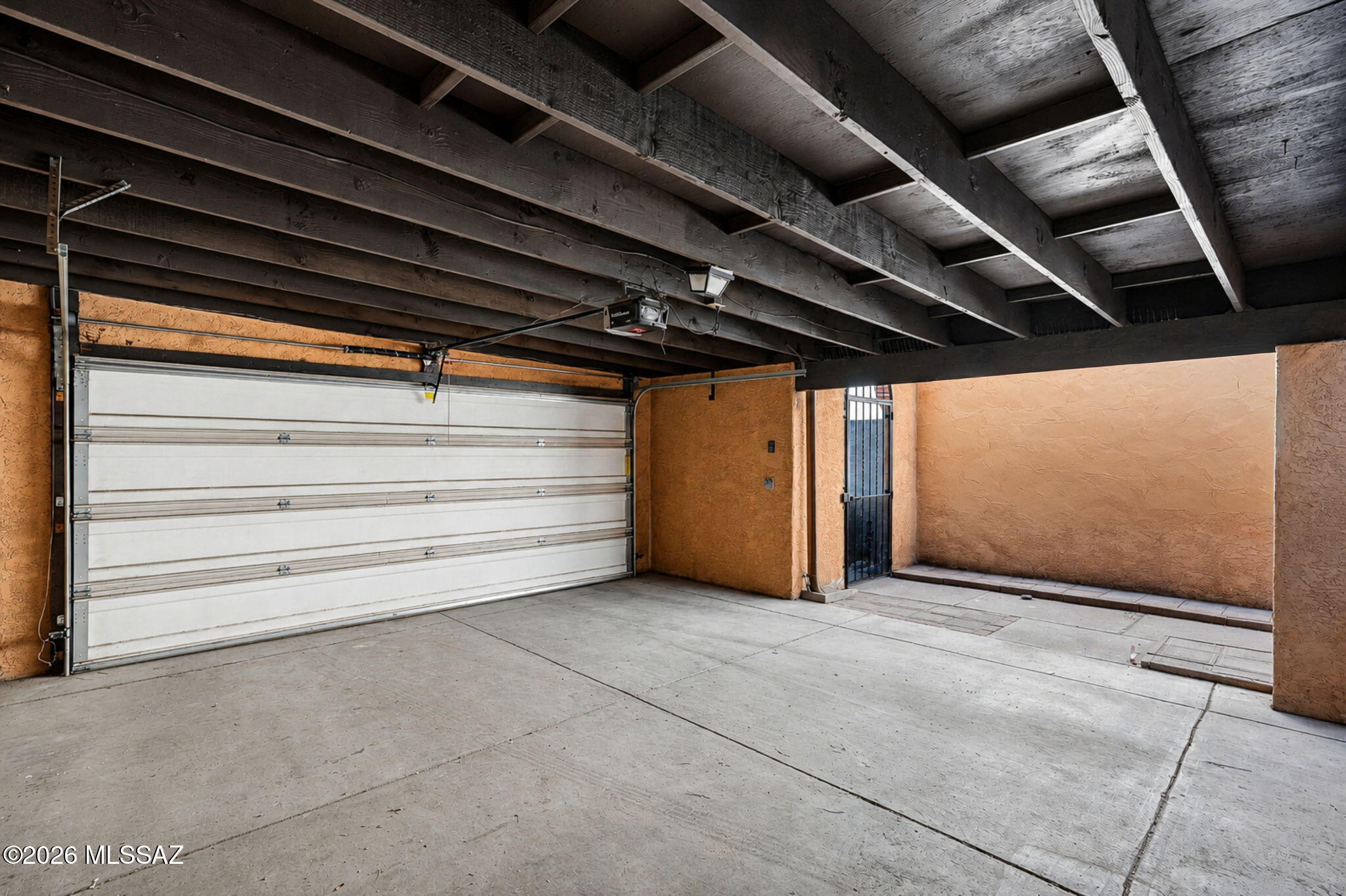 Casa Gallego (1-76) - Residential