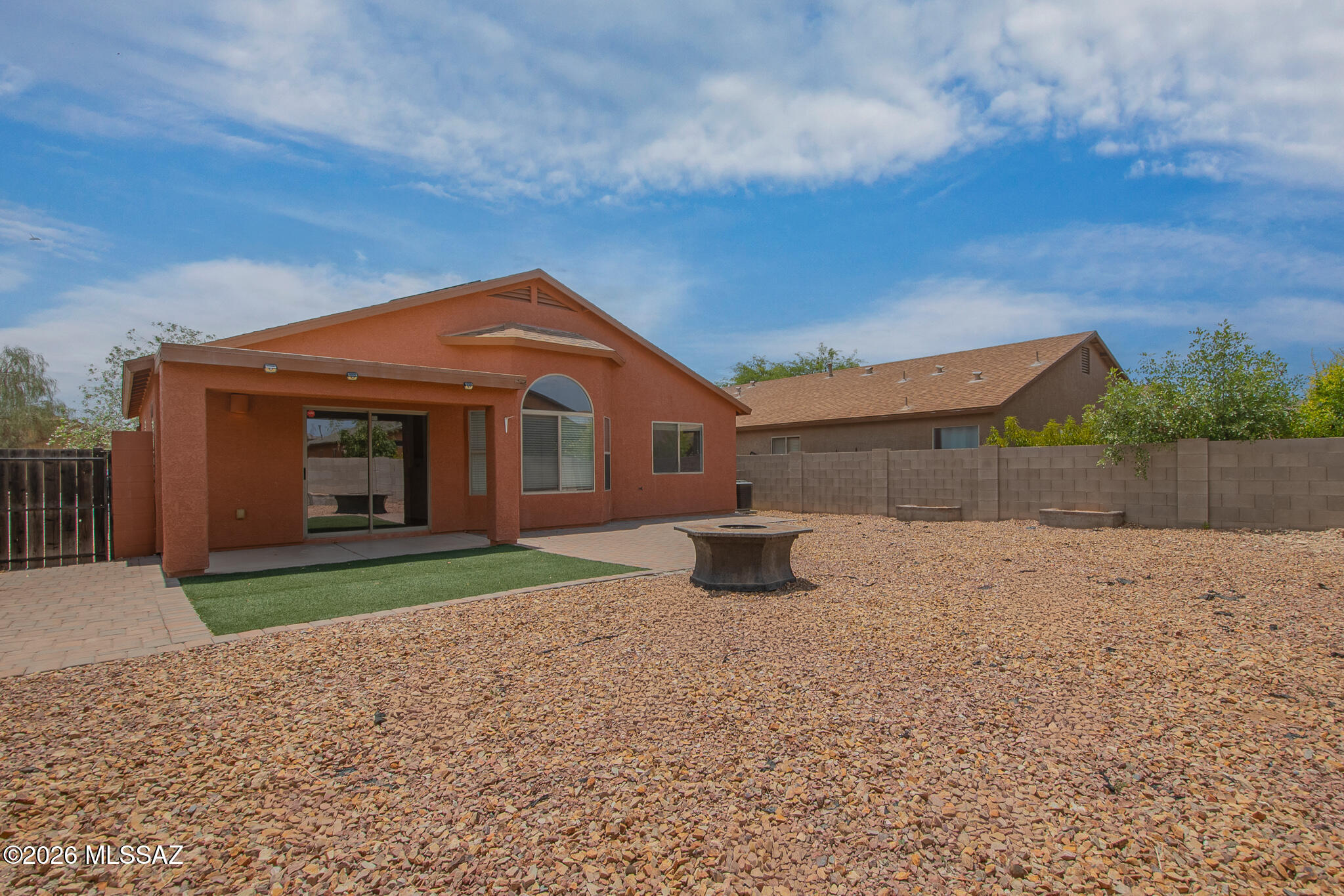 Tres Pueblos - Residential