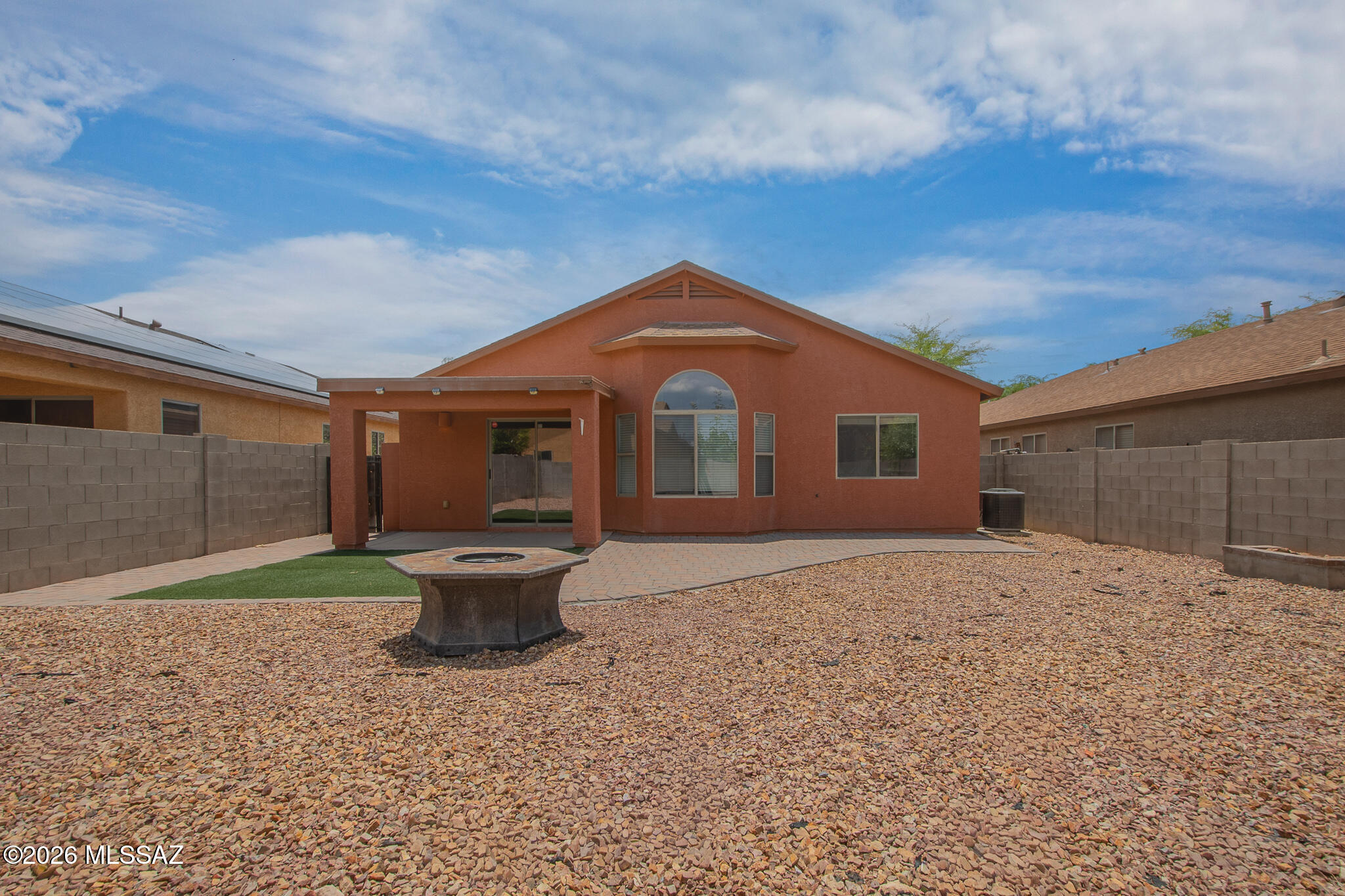 Tres Pueblos - Residential